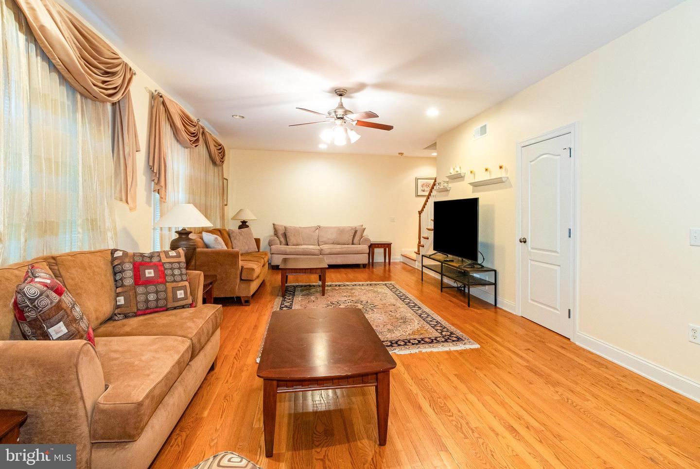 Mechanicsburg, Pennsylvania, 17055, United States, 5 Bedrooms Bedrooms, ,5 BathroomsBathrooms,Residential,For Sale,1926512