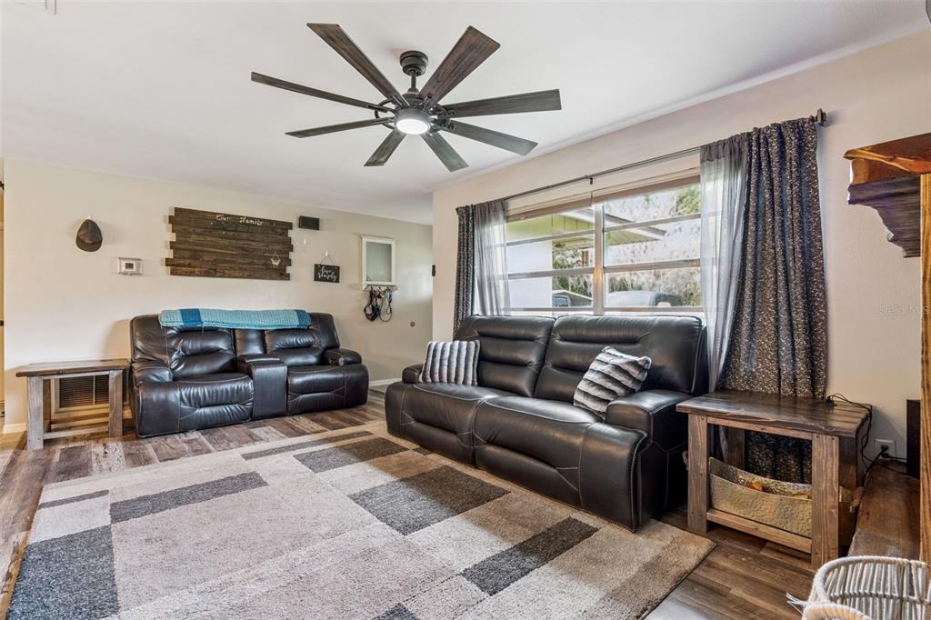 De Leon Springs, Florida, 32130, United States, 4 Bedrooms Bedrooms, ,3 BathroomsBathrooms,Residential,For Sale,1998278