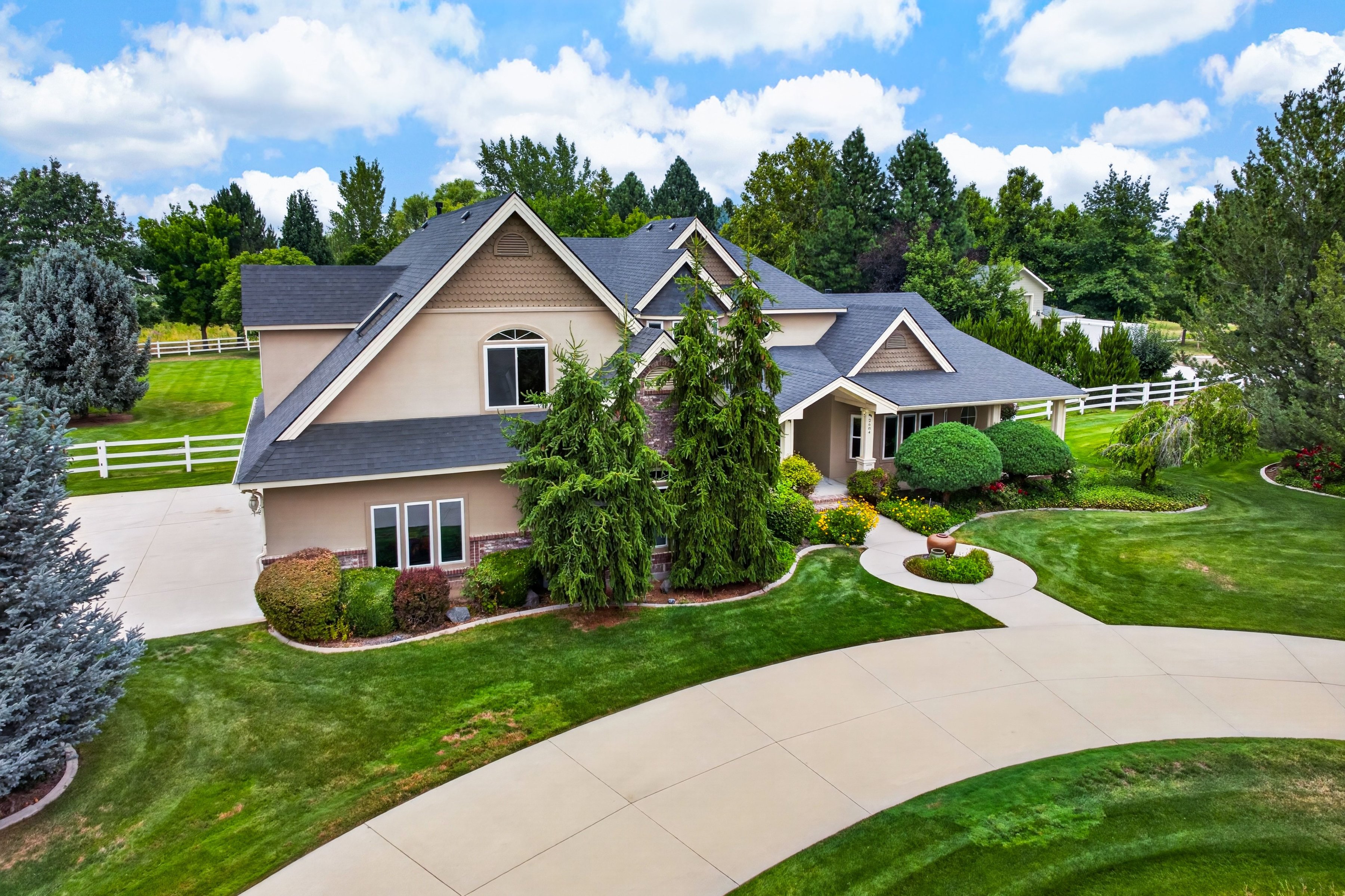  Exceptional Eagle Property - 物件實景