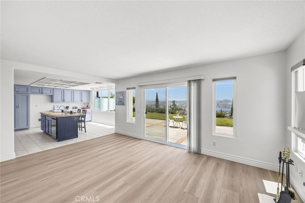 Lake Elsinore, California, 92532, United States, 4 Bedrooms Bedrooms, ,3 BathroomsBathrooms,Residential,For Sale,2048913