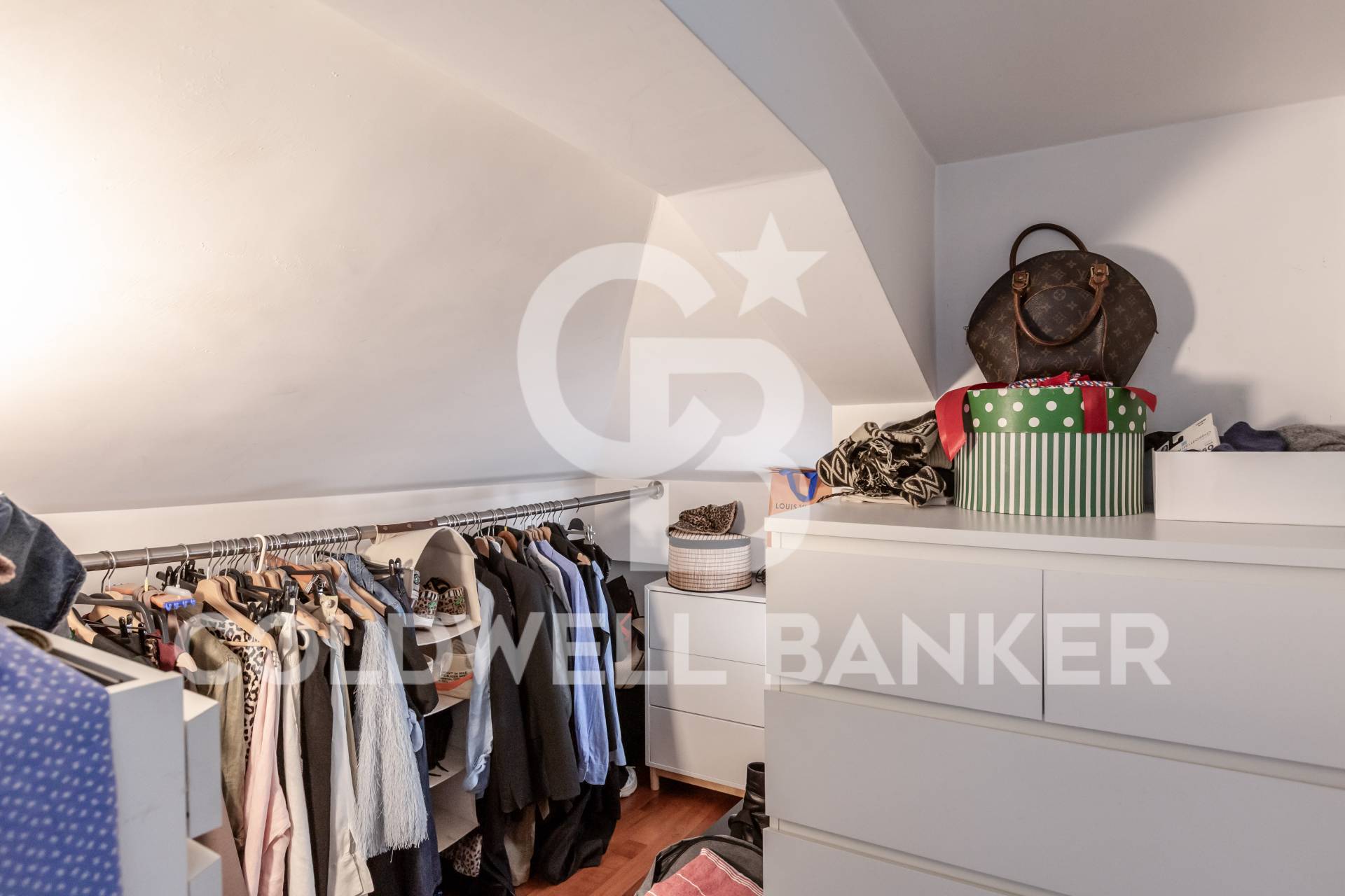 Roma, Roma, 00100, IT, 2 Bedrooms Bedrooms, ,2 BathroomsBathrooms,Residential,For Sale,1957562