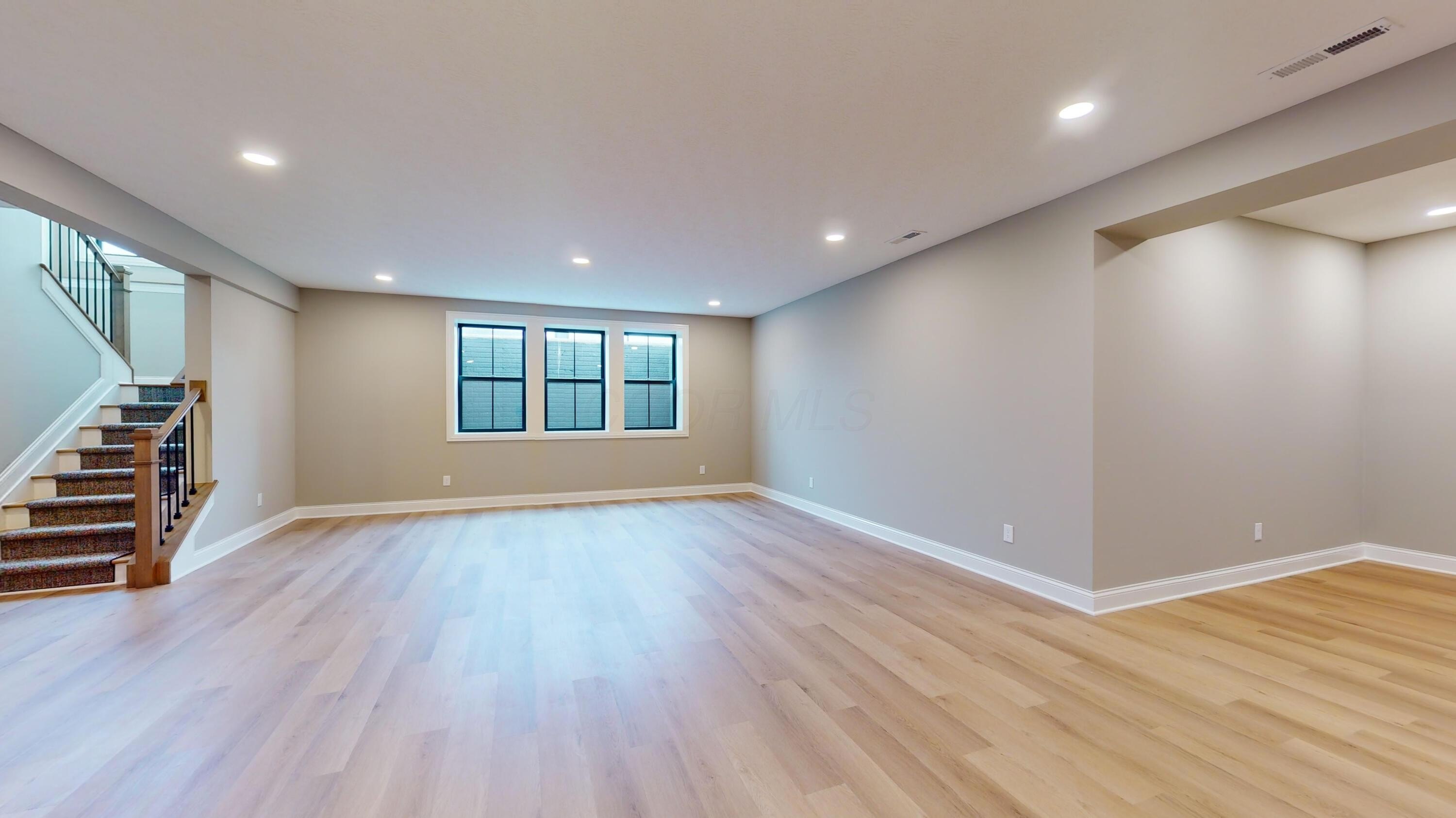 Plain City, Ohio, 43064, United States, 5 Bedrooms Bedrooms, ,5 BathroomsBathrooms,Residential,For Sale,1831910