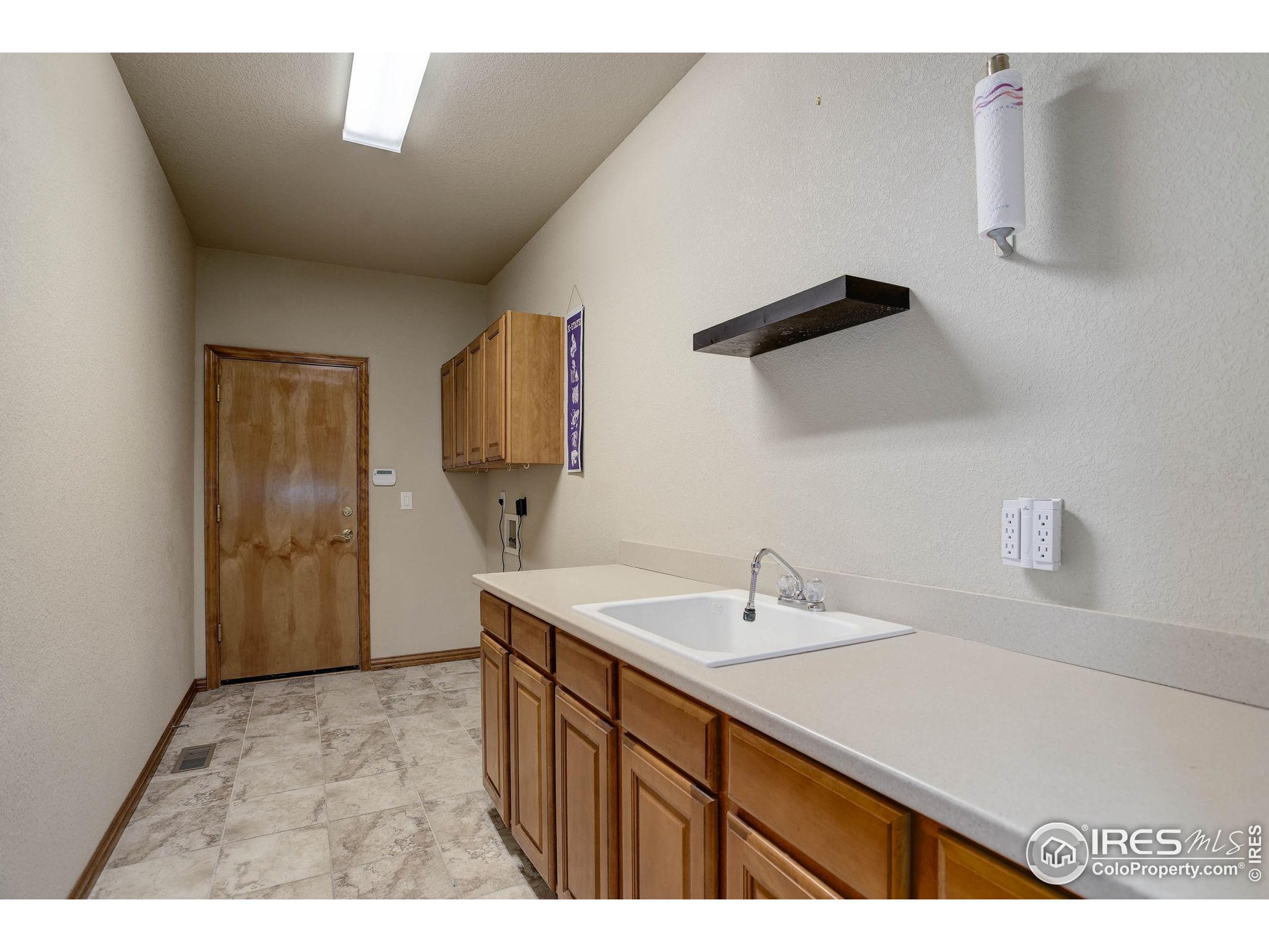 Erie, Colorado, 80516, United States, 5 Bedrooms Bedrooms, ,5 BathroomsBathrooms,Residential,For Sale,1906892