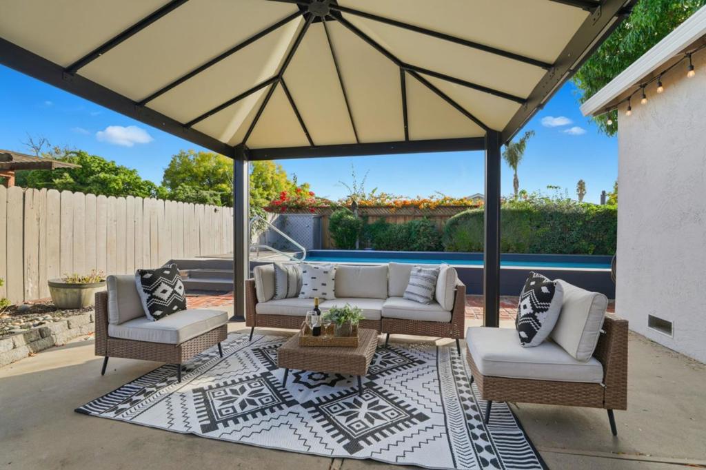 San Jose, California, 95123, United States, 3 Bedrooms Bedrooms, ,2 BathroomsBathrooms,Residential,For Sale,1975297