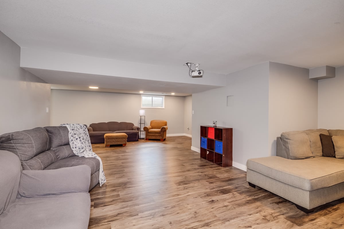 Cheyenne, Wyoming, 8200, United States, 6 Bedrooms Bedrooms, ,2 BathroomsBathrooms,Residential,For Sale,2007508