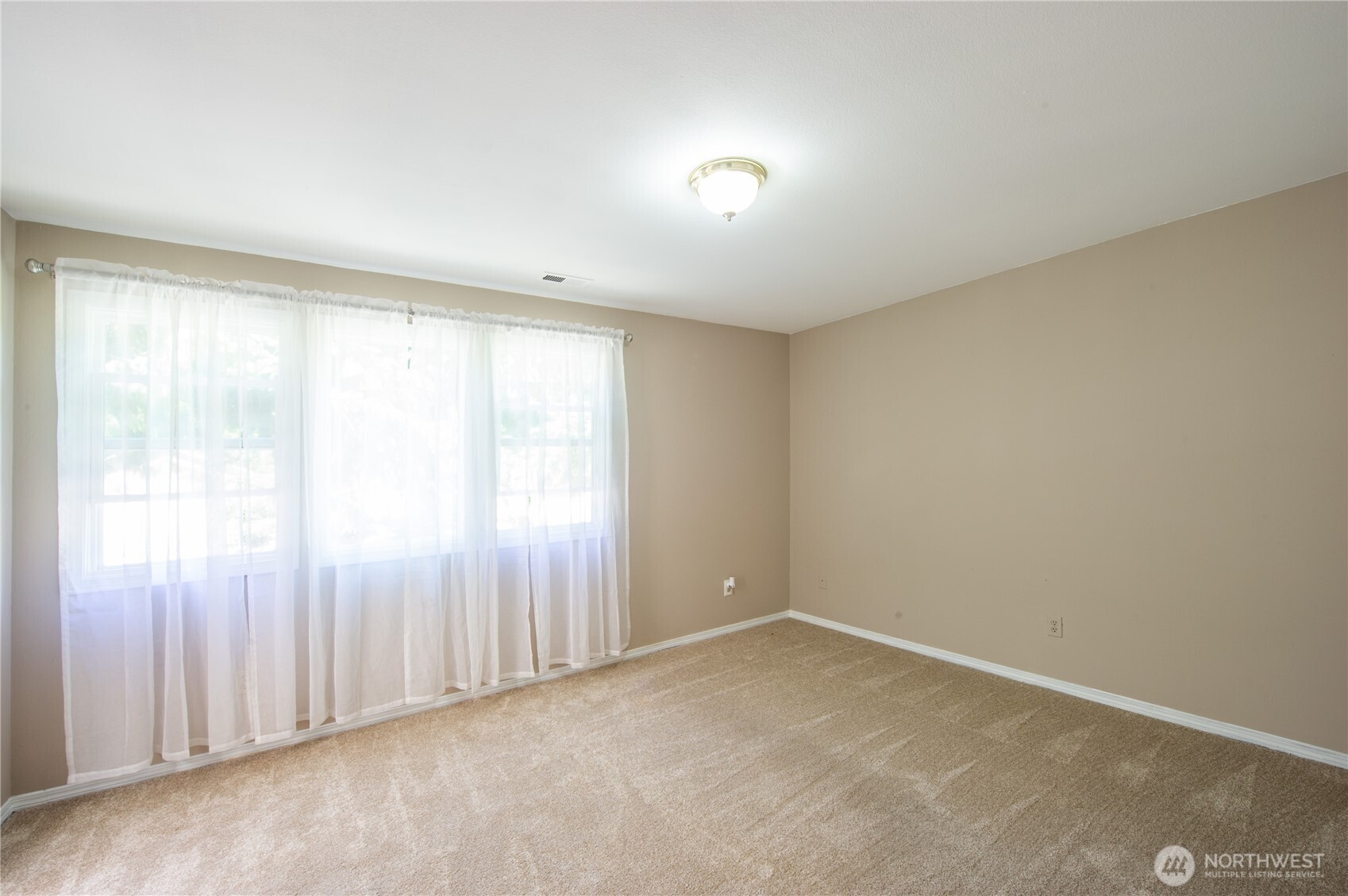 Everett, Washington, 98208, United States, 4 Bedrooms Bedrooms, ,3 BathroomsBathrooms,Residential,For Sale,1920302