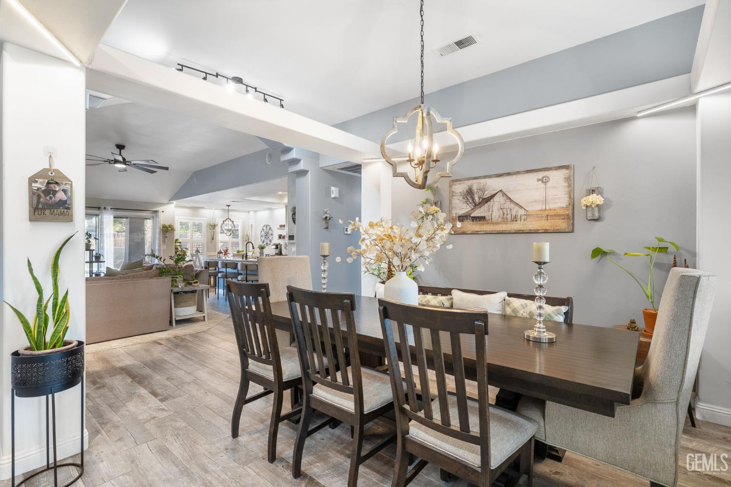 Bakersfield, California, 93312, United States, 4 Bedrooms Bedrooms, ,2 BathroomsBathrooms,Residential,For Sale,1970807