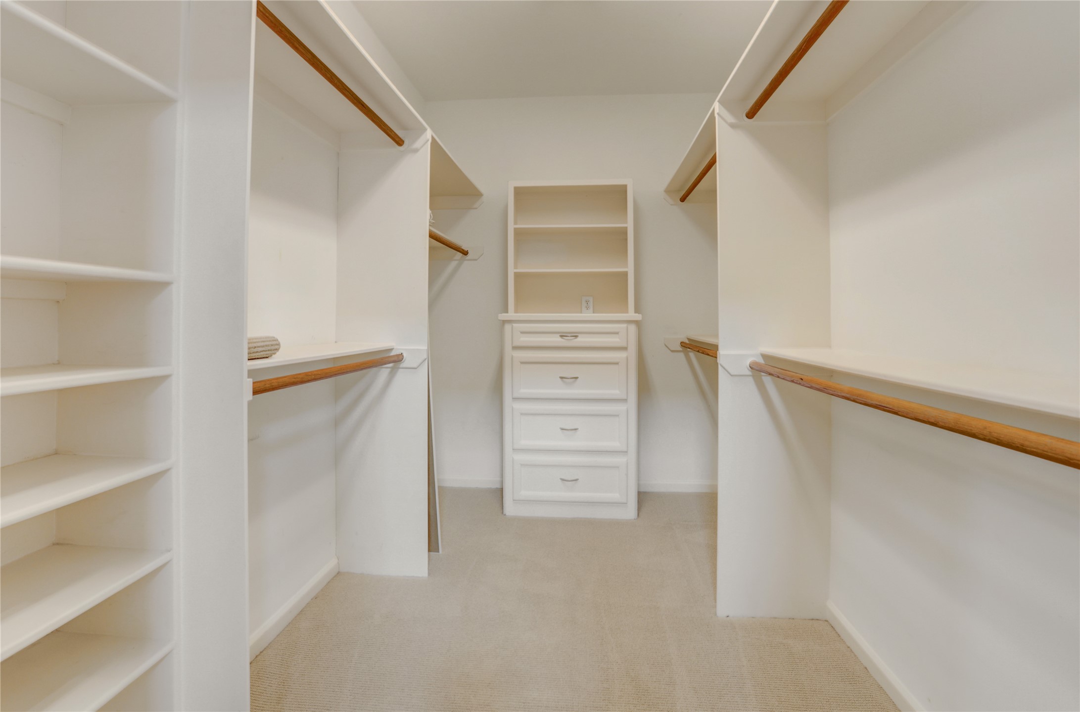  4007 Gramercy Street - 物件實景
