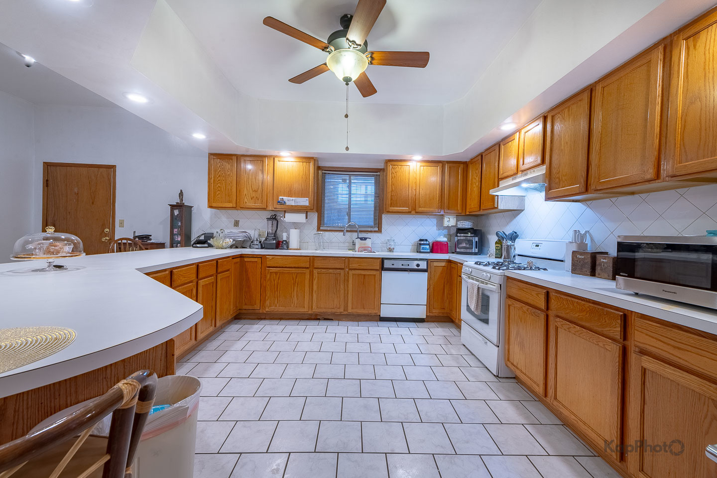 Chicago, Illinois, 60608, United States, 3 Bedrooms Bedrooms, ,5 BathroomsBathrooms,Residential,For Sale,1986120