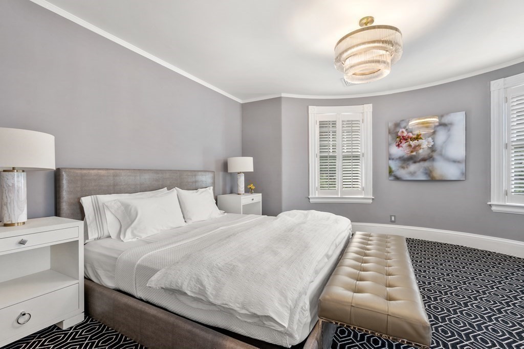 Newton, Massachusetts, 02465, United States, 5 Bedrooms Bedrooms, ,6 BathroomsBathrooms,Residential,For Sale,1908545