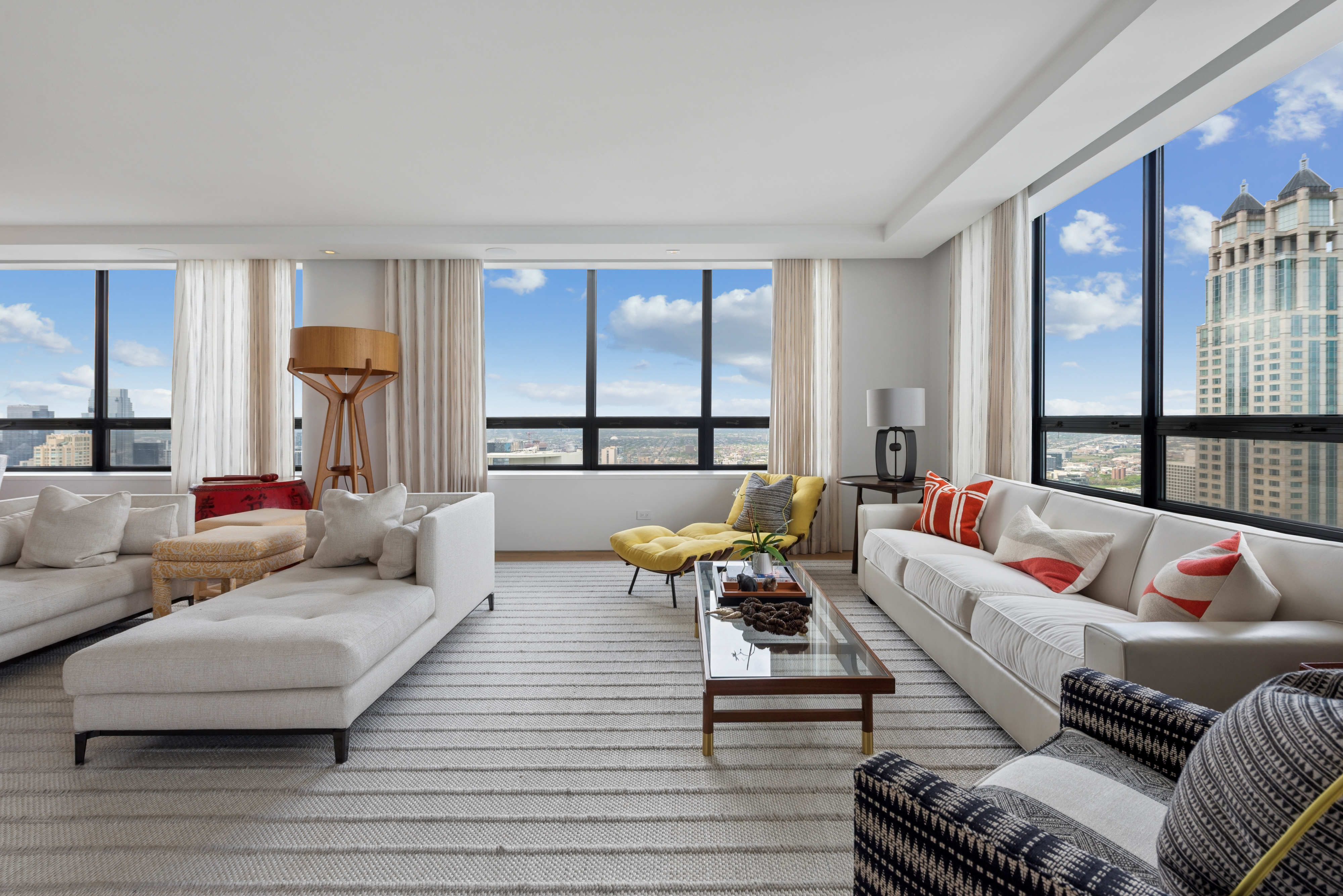  Refined Blend of Classic Architecture and Modern Design - 物件實景