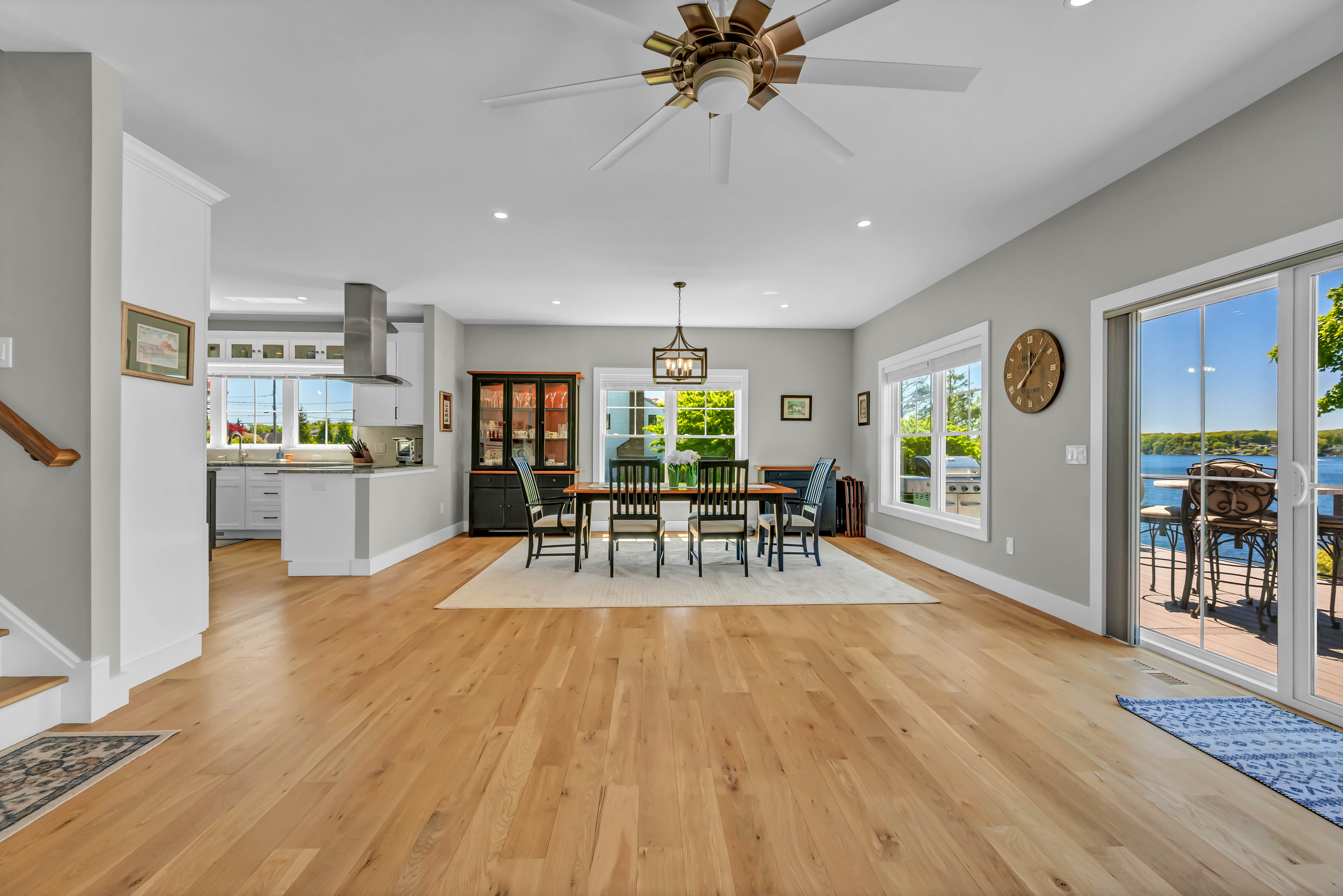  Amazing Direct Waterfront Home on Candlewood Lake - 物件實景