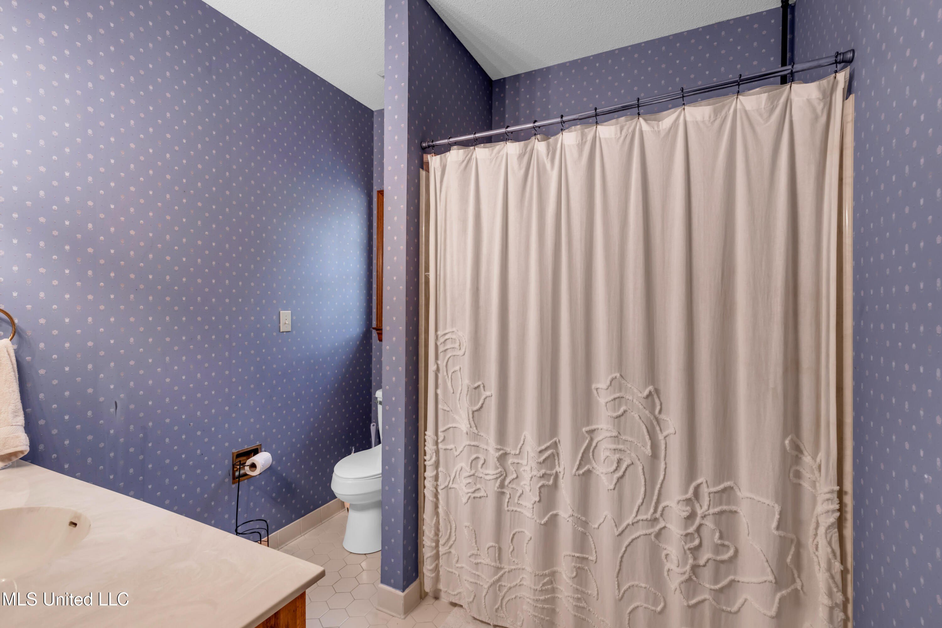 Gautier, Mississippi, 39553, United States, 4 Bedrooms Bedrooms, ,4 BathroomsBathrooms,Residential,For Sale,1989936