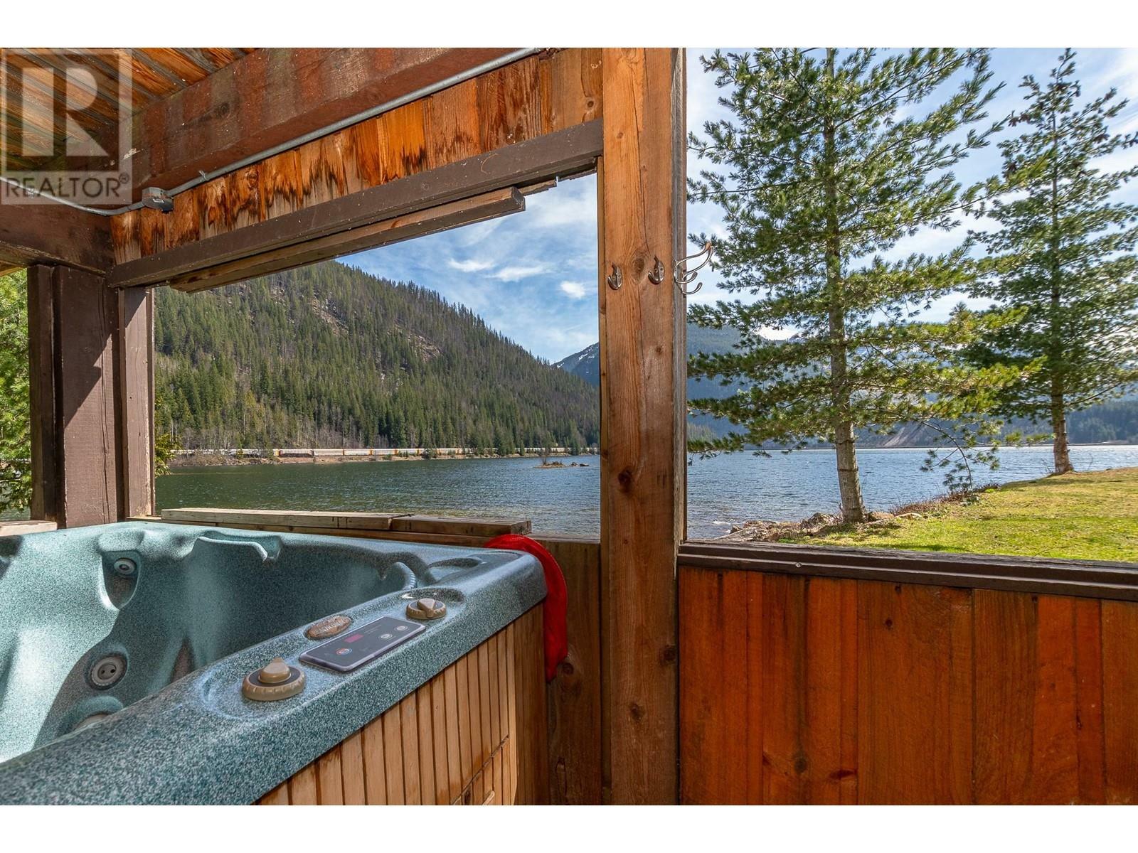 REVELSTOKE, British Columbia, V0E 2S0, CA, 4 Bedrooms Bedrooms, ,2 BathroomsBathrooms,Residential,For Sale,1838033