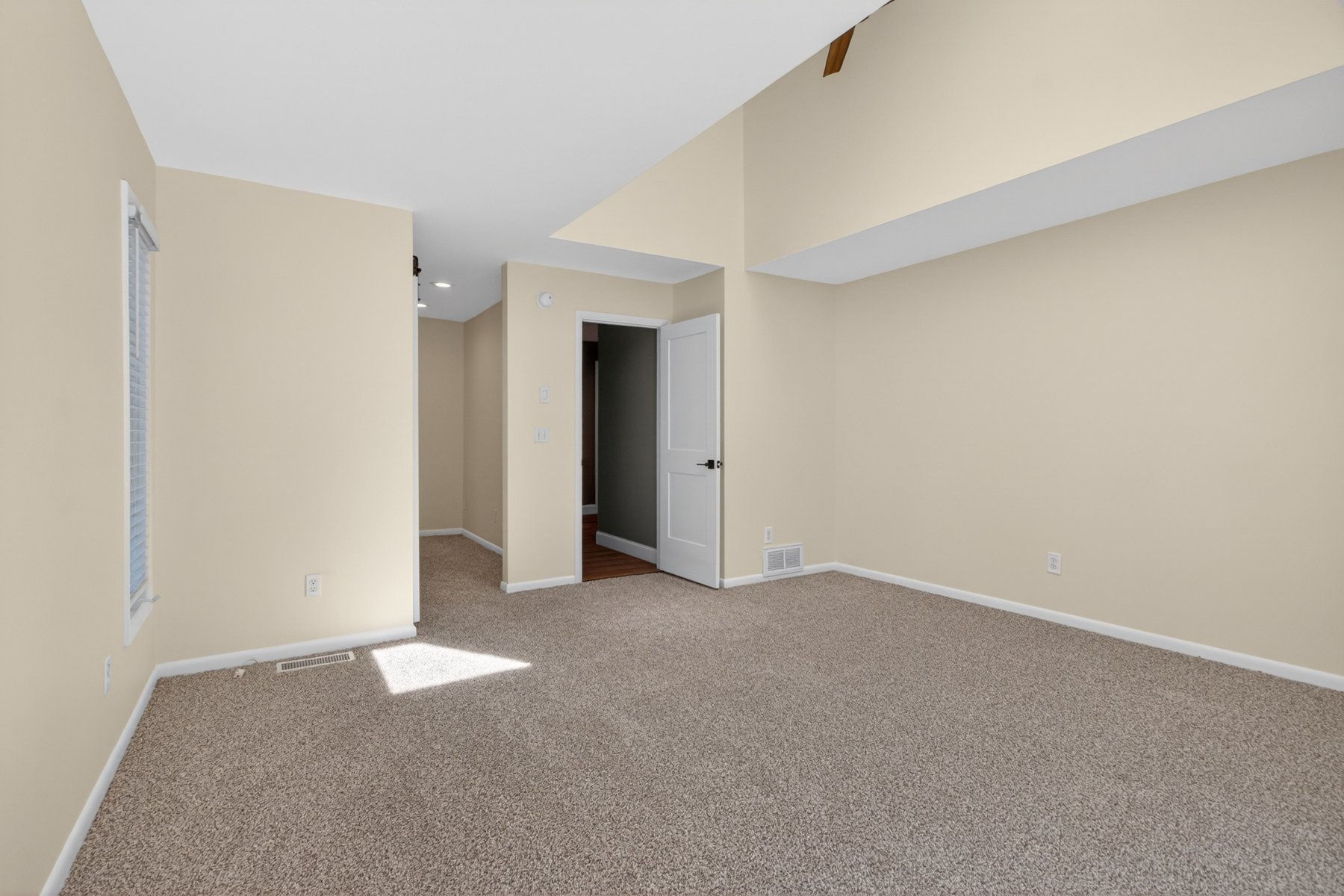  18609 Broadfield Drive - 物件實景