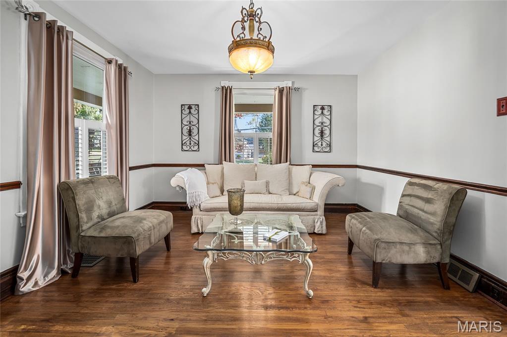 Kirkwood, Missouri, 63122, United States, 4 Bedrooms Bedrooms, ,4 BathroomsBathrooms,Residential,For Sale,1986224