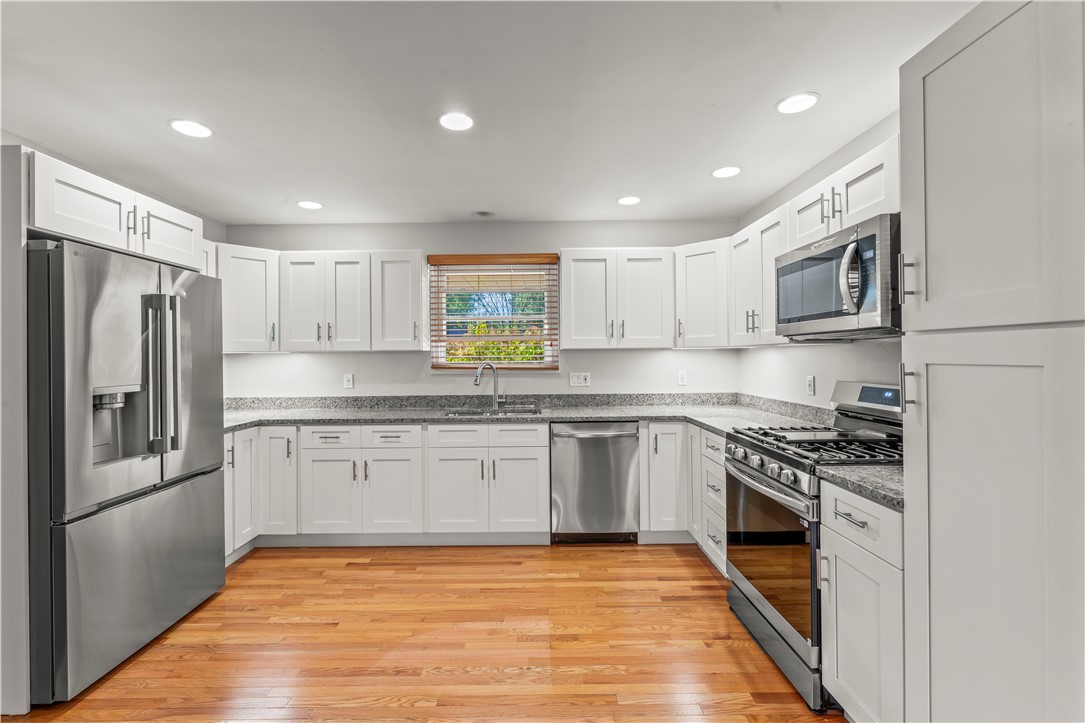 Mcmurray, Pennsylvania, 15317, United States, 3 Bedrooms Bedrooms, ,3 BathroomsBathrooms,Residential,For Sale,1981019