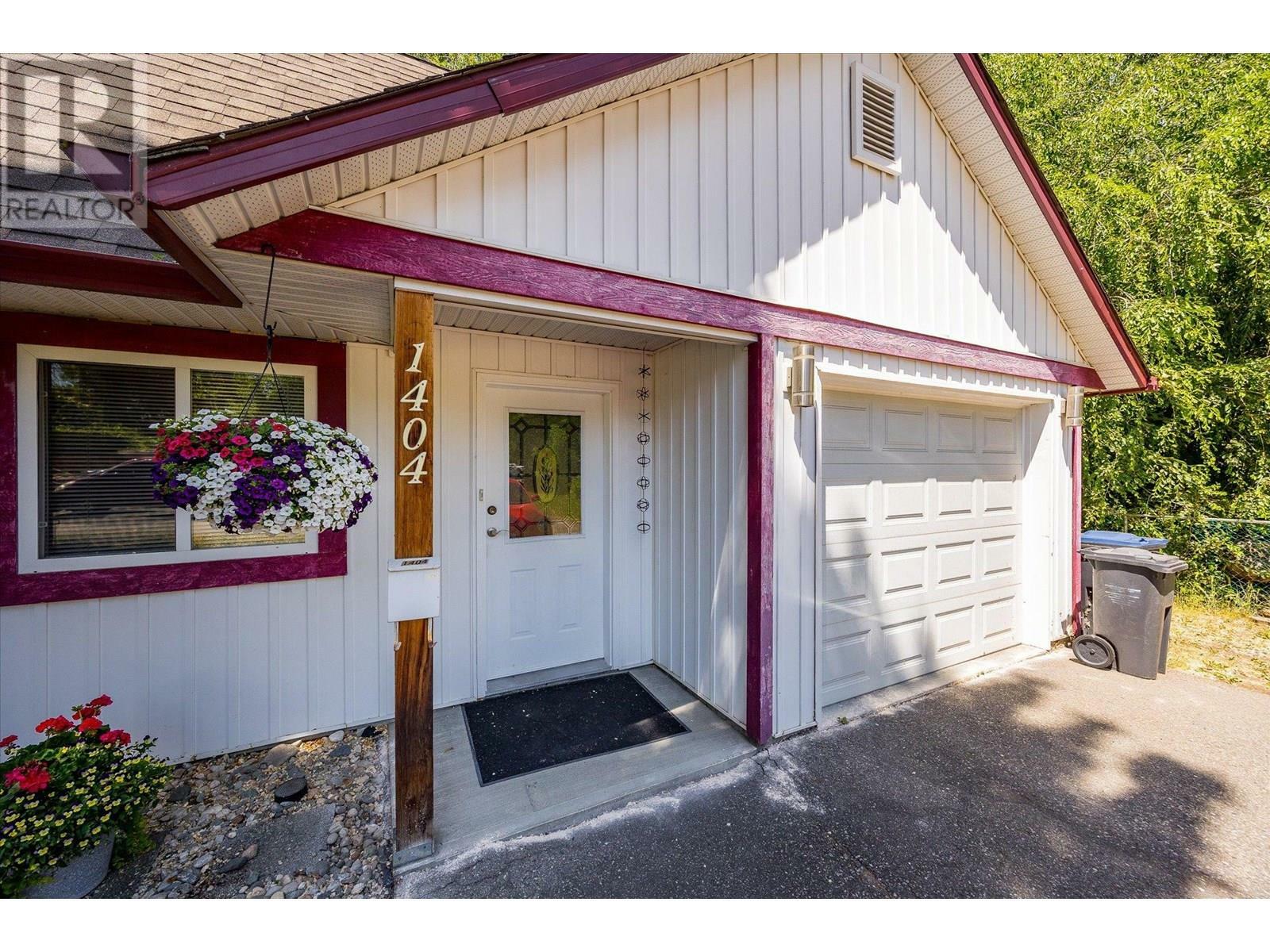 KELOWNA, British Columbia, V1Y 8H7, CA, 3 Bedrooms Bedrooms, ,1 BathroomBathrooms,Residential,For Sale,1961184