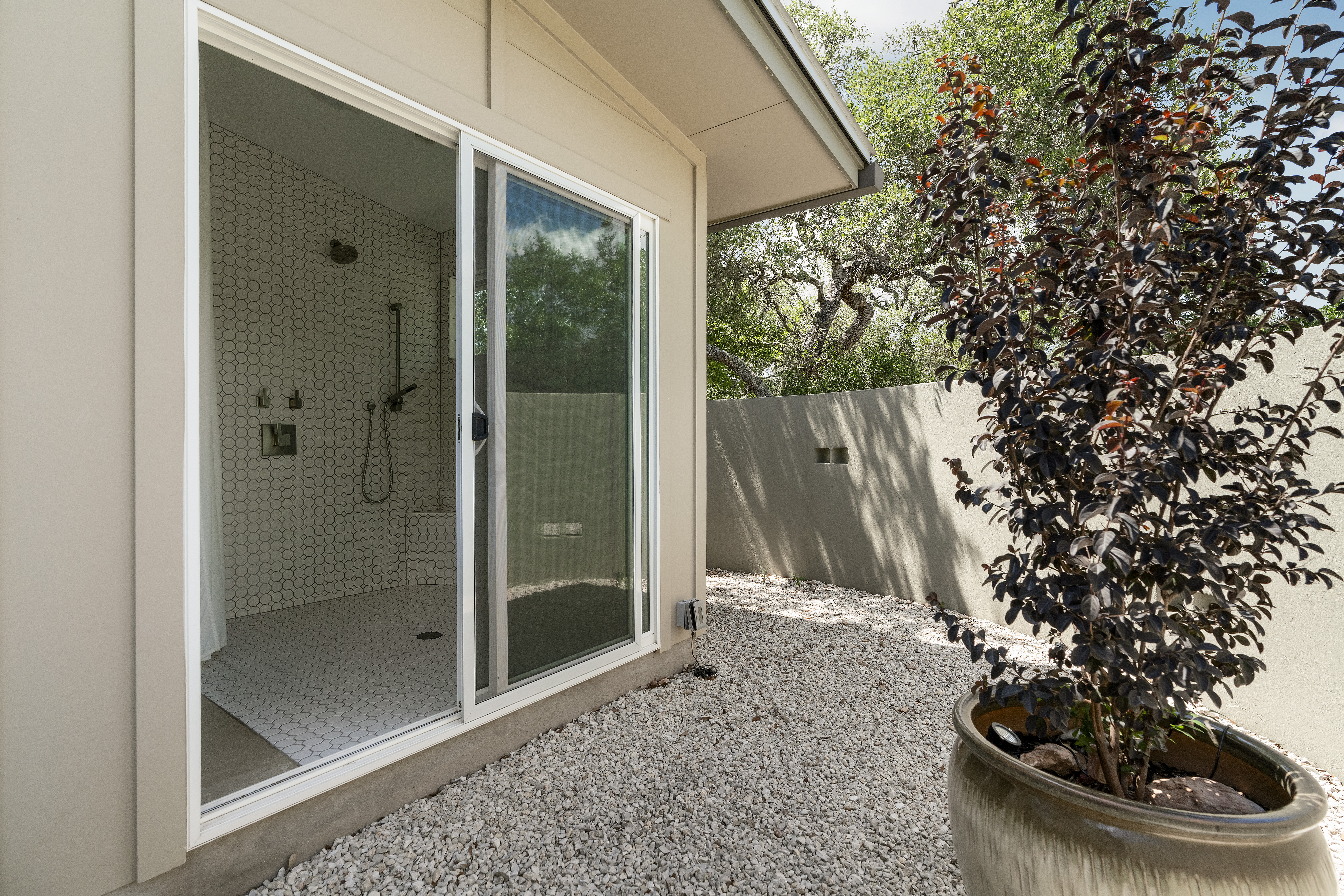  A Modern Hill Country Retreat on 5 Lush Acres - 物件實景