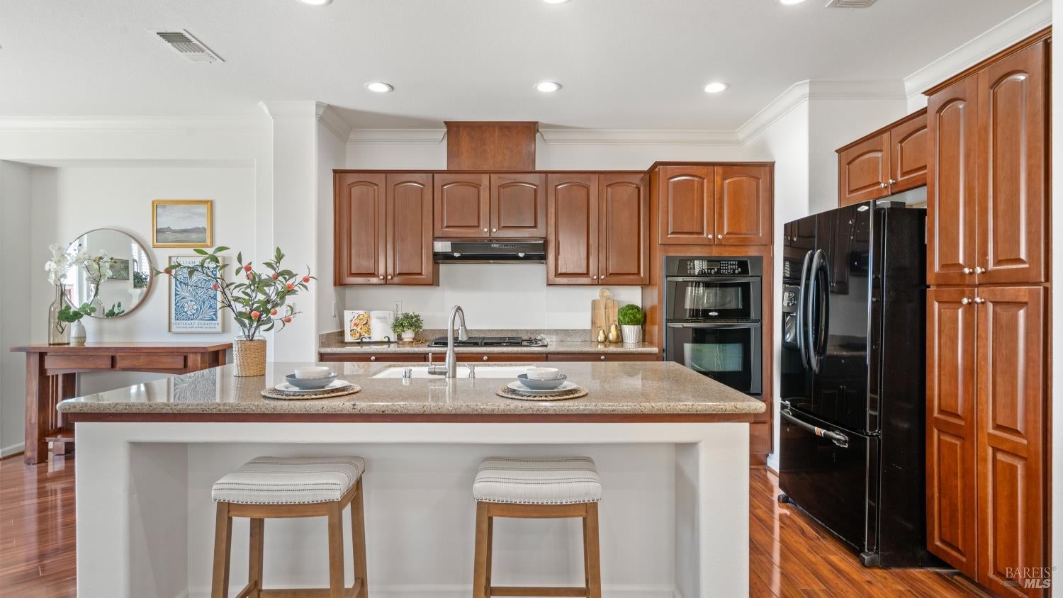 Vacaville, California, 95687, United States, 2 Bedrooms Bedrooms, ,2 BathroomsBathrooms,Residential,For Sale,1911882