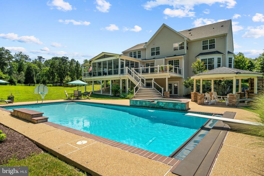 Broadlands, Virginia, 20148, United States, 5 Bedrooms Bedrooms, ,5 BathroomsBathrooms,Residential,For Sale,1977540