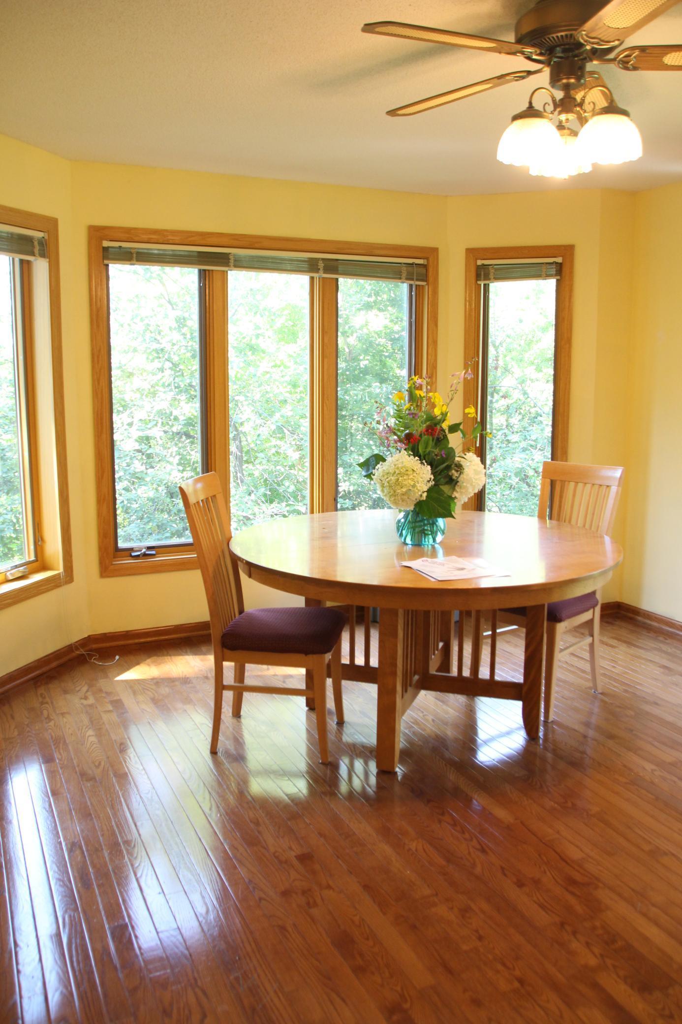 Lakeville, Minnesota, 55044, United States, 3 Bedrooms Bedrooms, ,2 BathroomsBathrooms,Residential,For Sale,1941010