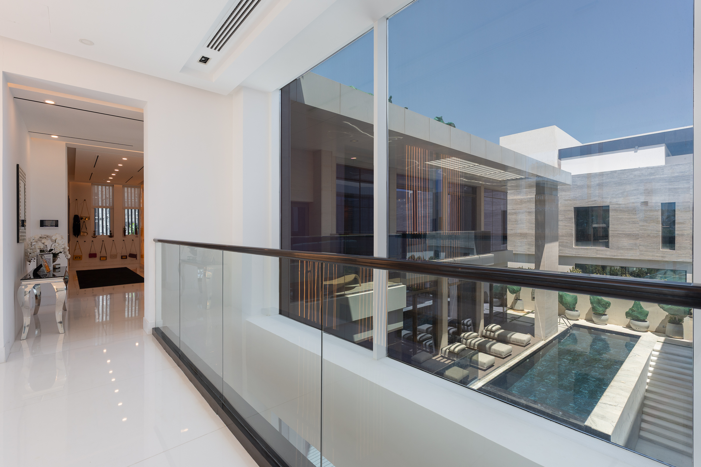  Breathtaking Custom-Built Mansion in Jumeirah - 物件實景