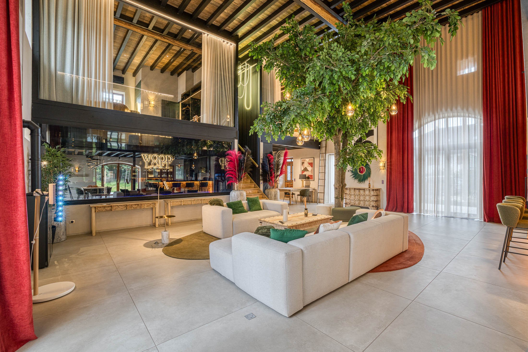  Fully renovated farmhouse just a stone