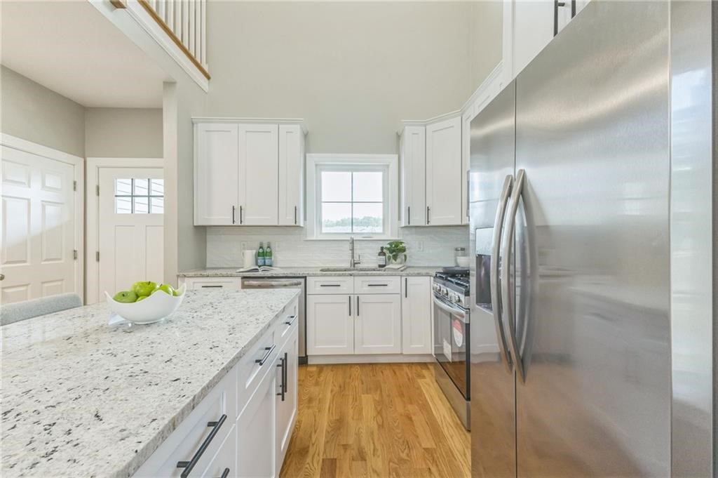 Smithfield, Rhode Island, 02917, United States, 3 Bedrooms Bedrooms, ,3 BathroomsBathrooms,Residential,For Sale,1926562
