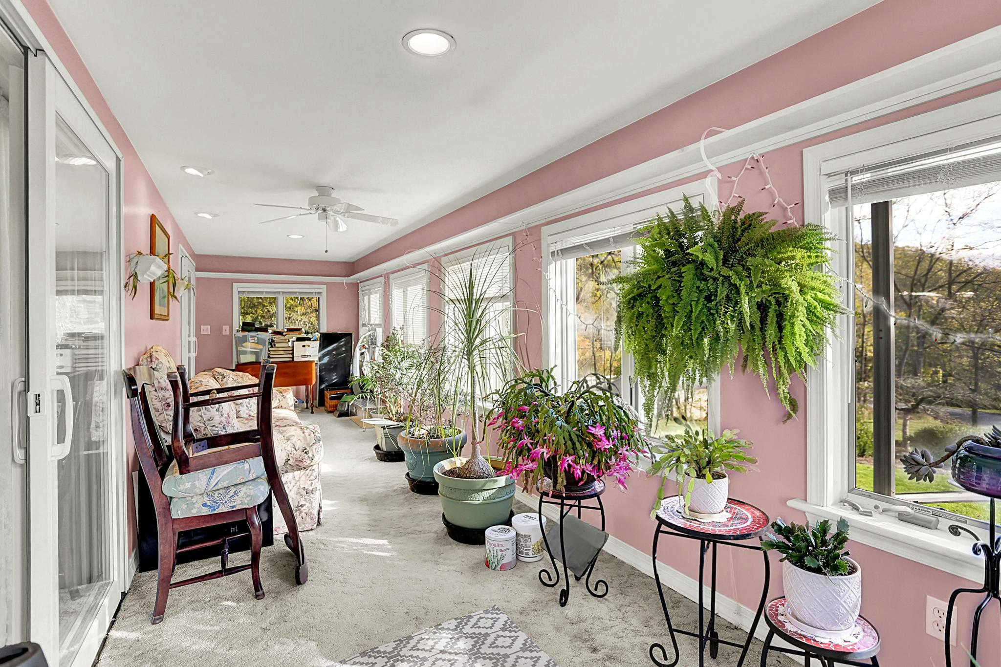 Thompsontown, Pennsylvania, 17094, United States, 4 Bedrooms Bedrooms, ,3 BathroomsBathrooms,Residential,For Sale,1981637