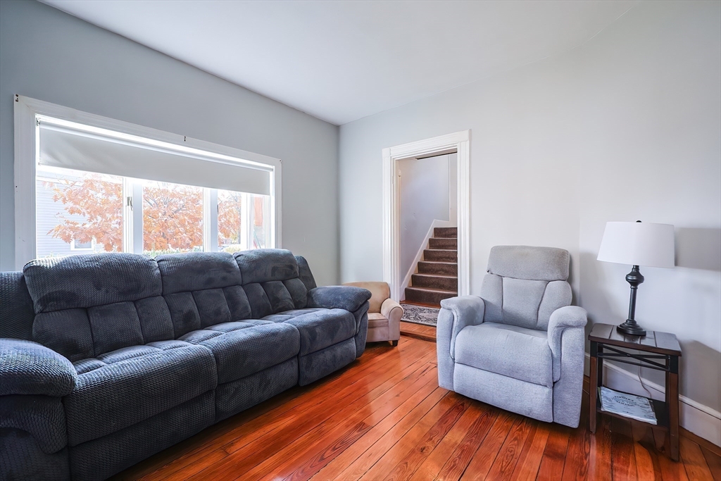 Boston, Massachusetts, 02136, United States, 4 Bedrooms Bedrooms, ,2 BathroomsBathrooms,Residential,For Sale,1944932