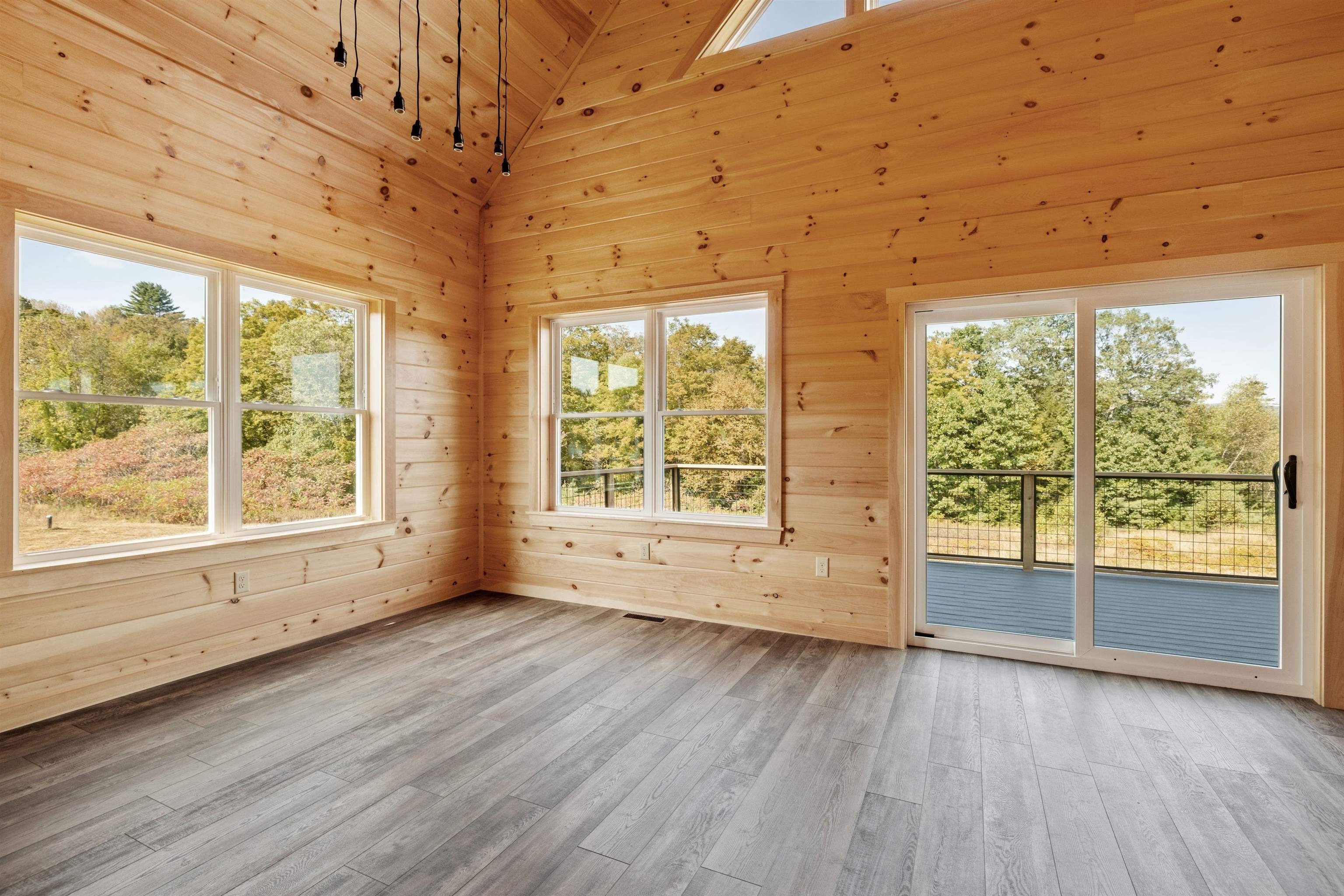 Thornton, New Hampshire, 03285, United States, 3 Bedrooms Bedrooms, ,3 BathroomsBathrooms,Residential,For Sale,1974292