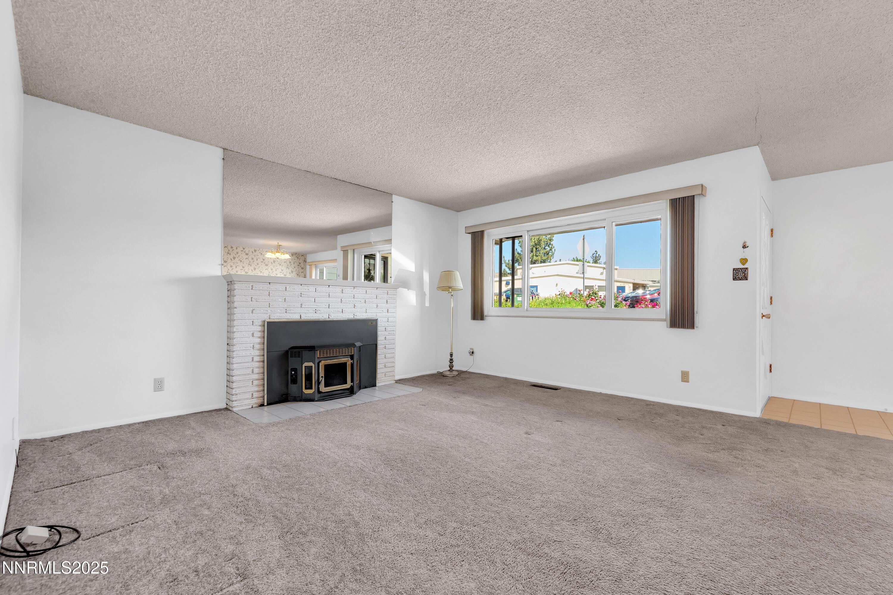 Reno, Nevada, 89503, United States, 4 Bedrooms Bedrooms, ,2 BathroomsBathrooms,Residential,For Sale,1849793