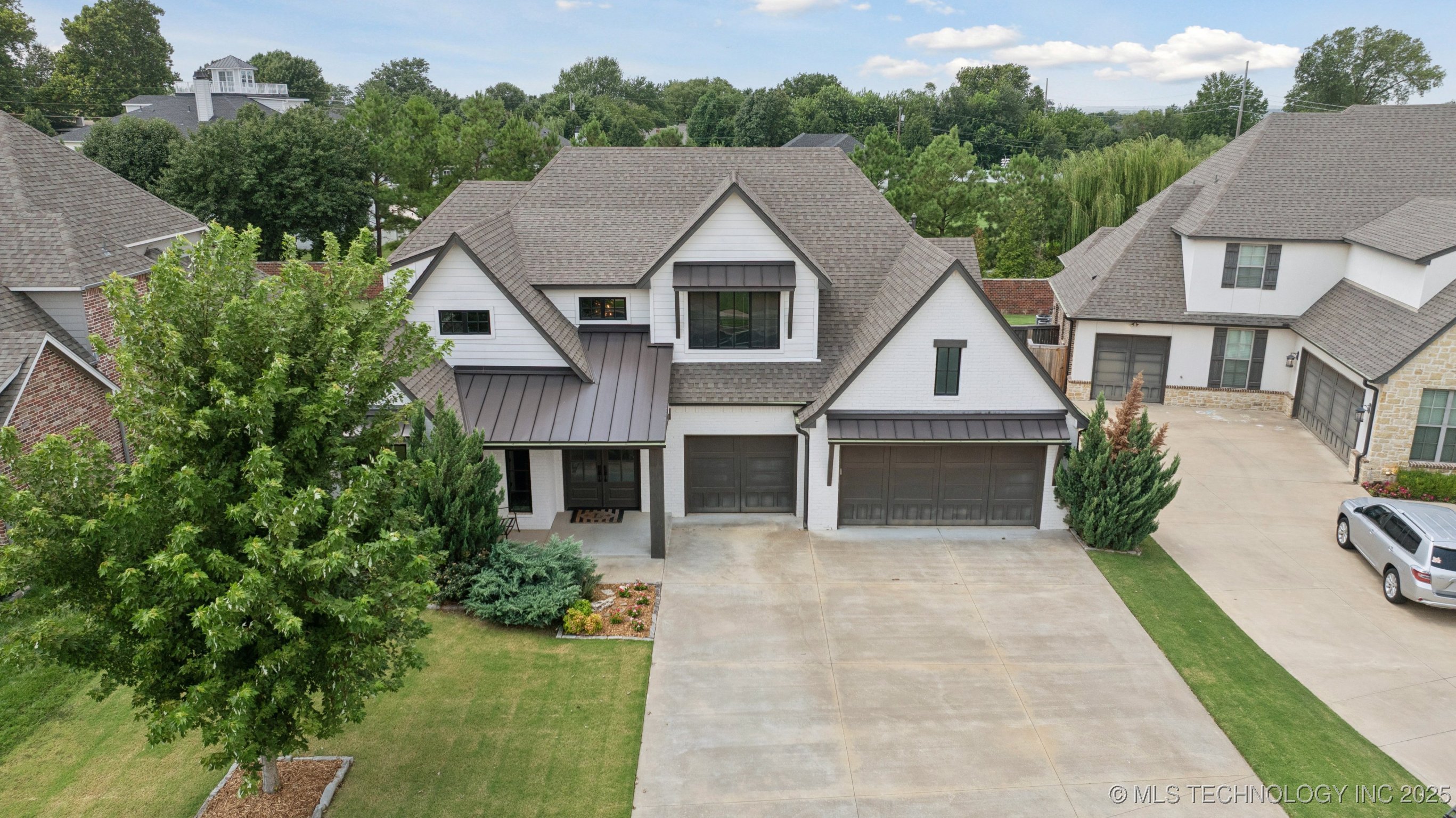 Jenks, Oklahoma, 74037, United States, 4 Bedrooms Bedrooms, ,5 BathroomsBathrooms,Residential,For Sale,1932069