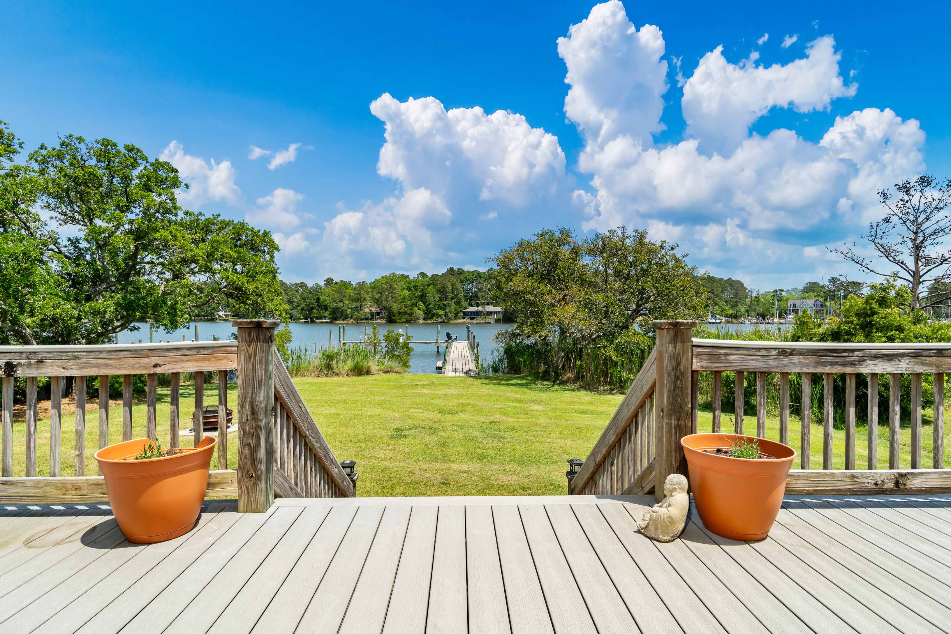 Oriental, North Carolina, 28571, United States, 2 Bedrooms Bedrooms, ,3 BathroomsBathrooms,Residential,For Sale,1943543