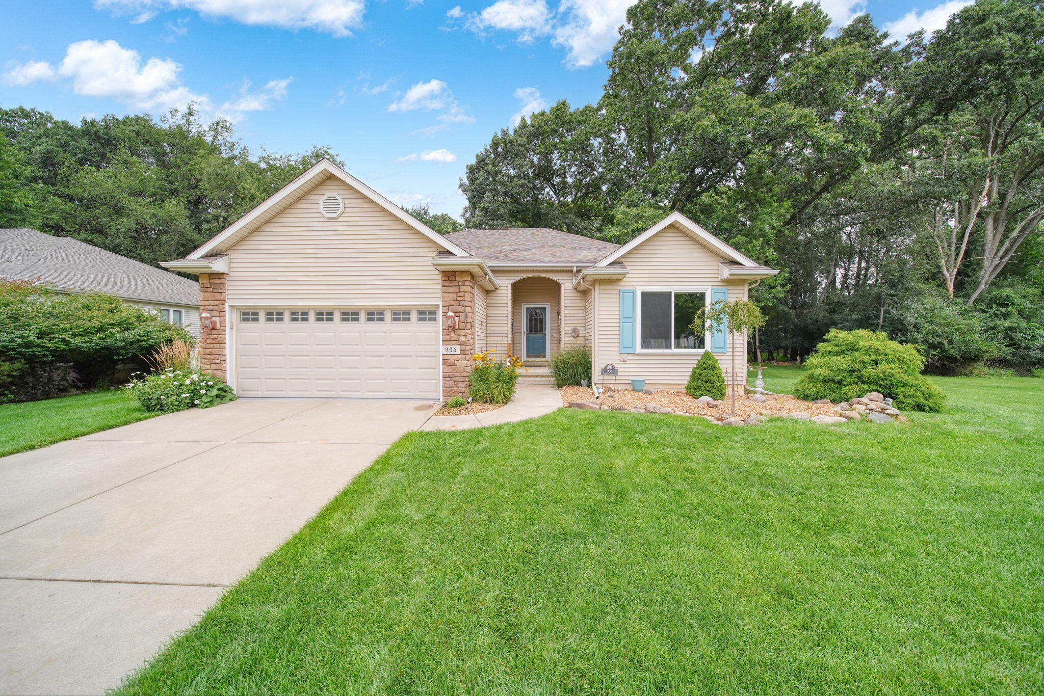 Essex Park Dr, Jackson, MI 49203