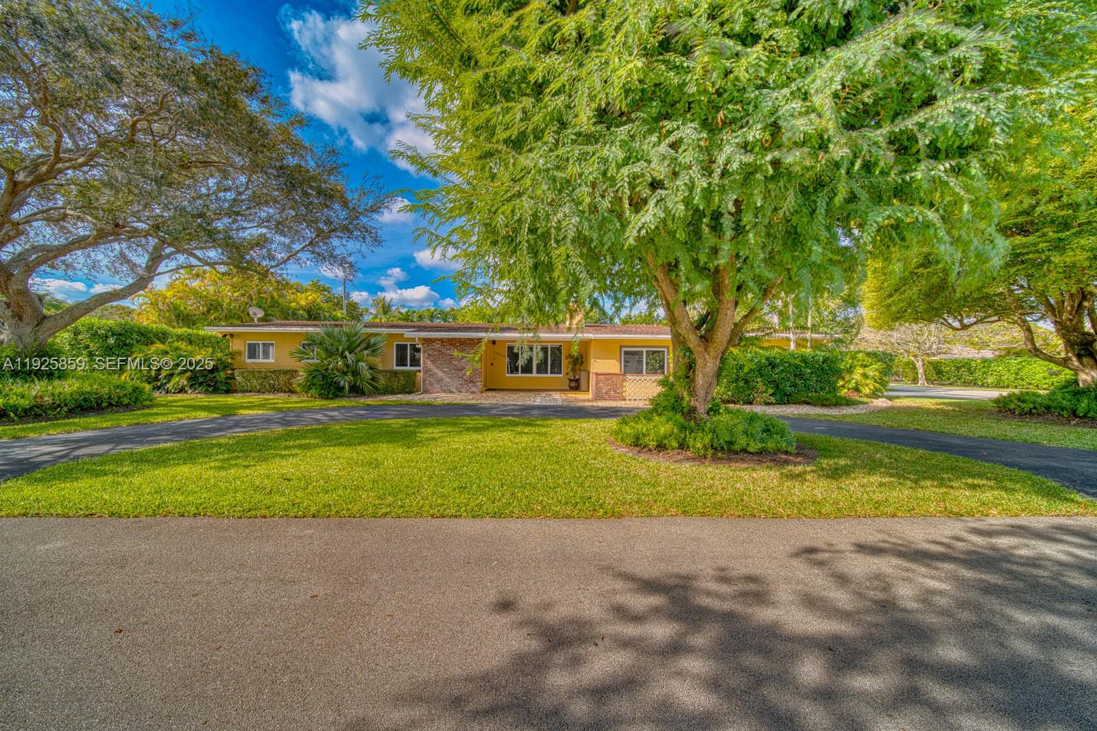 Pinecrest, Florida, 33156, United States, 3 Bedrooms Bedrooms, ,2 BathroomsBathrooms,Residential,For Sale,2003323