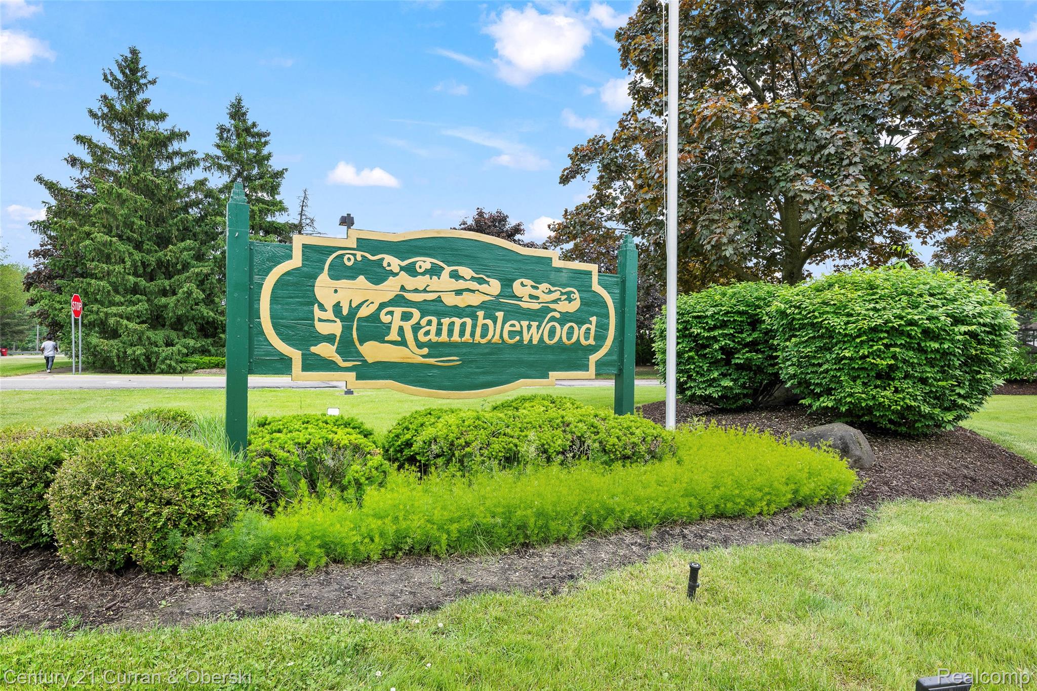 Farmington Hills, Michigan, 48331, United States, 4 Bedrooms Bedrooms, ,3 BathroomsBathrooms,Residential,For Sale,1873526