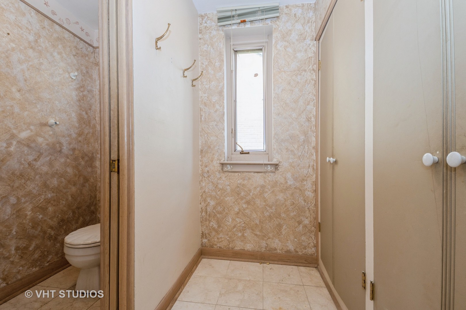 Chicago, Illinois, 60643, United States, 4 Bedrooms Bedrooms, ,3 BathroomsBathrooms,Residential,For Sale,1910863