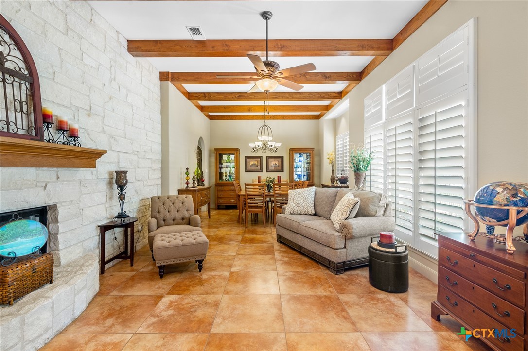 Inez, Texas, 77968, United States, 5 Bedrooms Bedrooms, ,6 BathroomsBathrooms,Residential,For Sale,1895563