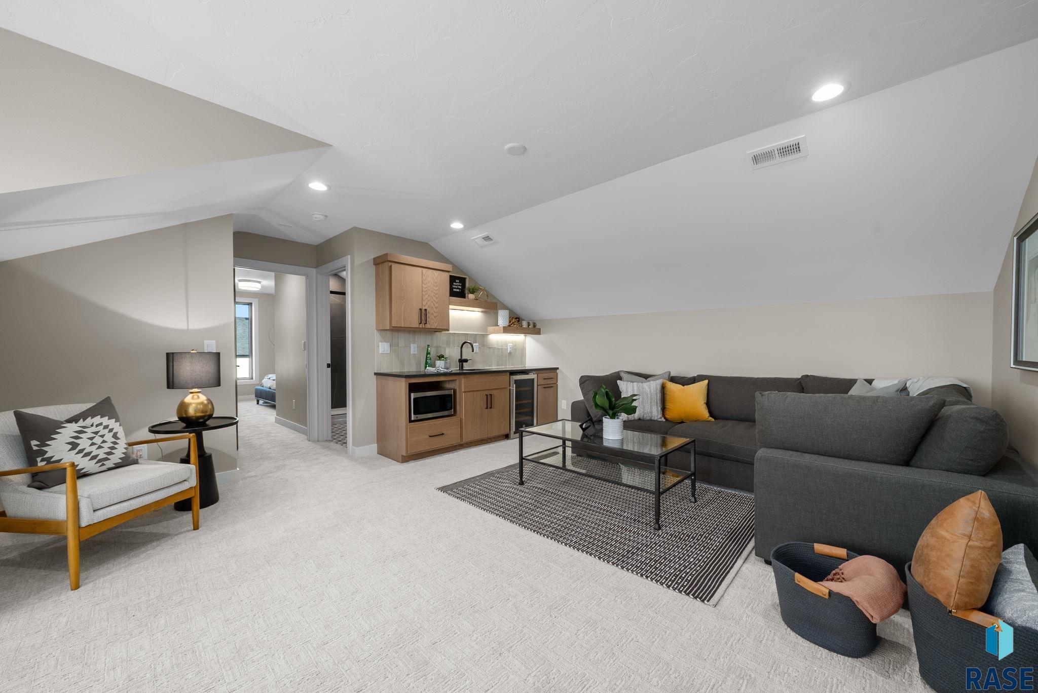 Sioux Falls, South Dakota, 57110, United States, 3 Bedrooms Bedrooms, ,3 BathroomsBathrooms,Residential,For Sale,2001465