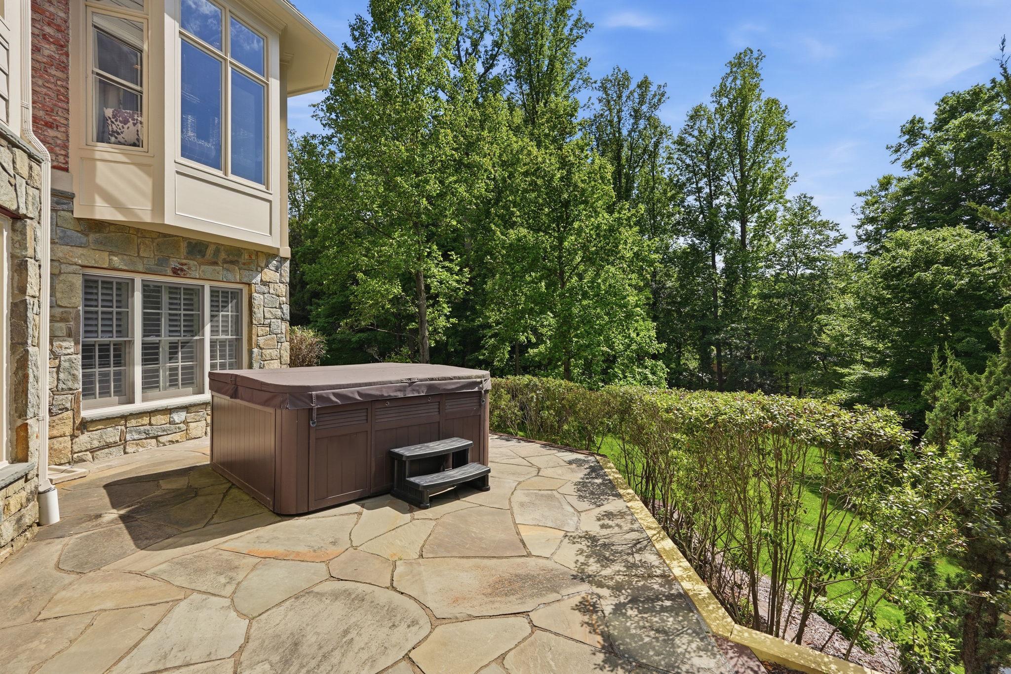  7818 Crownhurst Court, Mclean, VA, 22102 - 物件實景