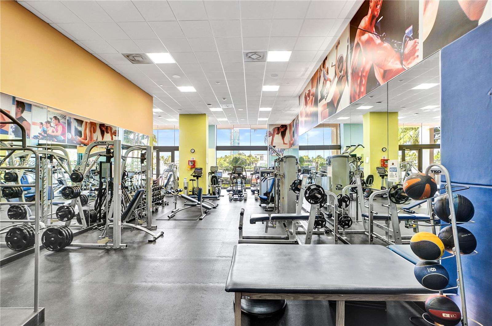 Aventura, Florida, 33180, United States, 2 Bedrooms Bedrooms, ,2 BathroomsBathrooms,Residential,For Sale,1994383