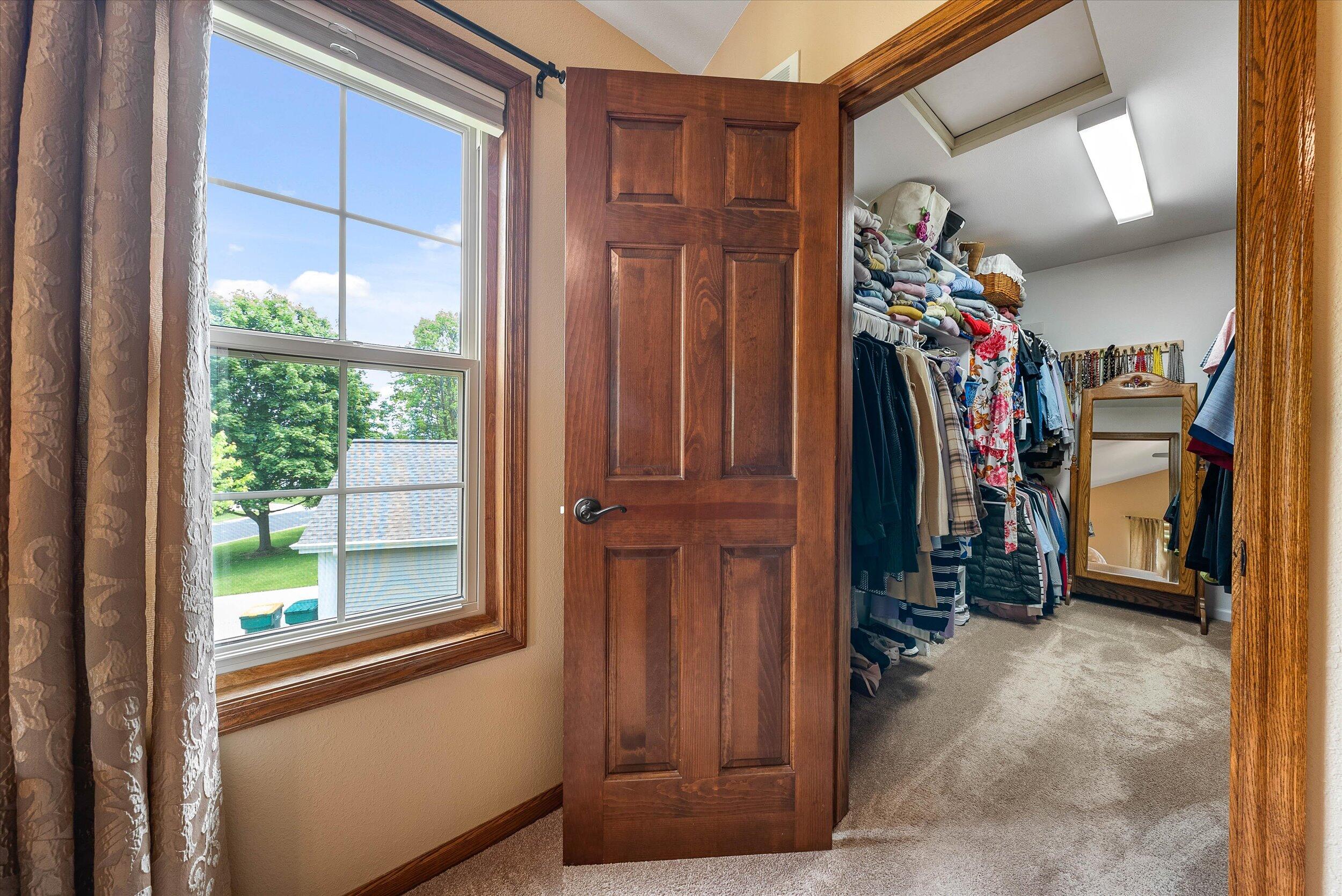 Germantown, Wisconsin, 53022, United States, 3 Bedrooms Bedrooms, ,3 BathroomsBathrooms,Residential,For Sale,1987563