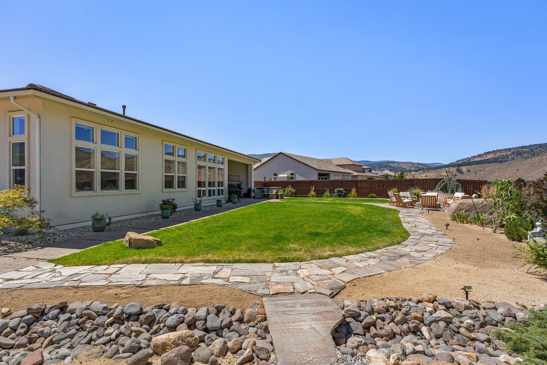  Private Luxury Retreat in Verdi with Custom Designer Finishes & Peavine Views - 物件實景