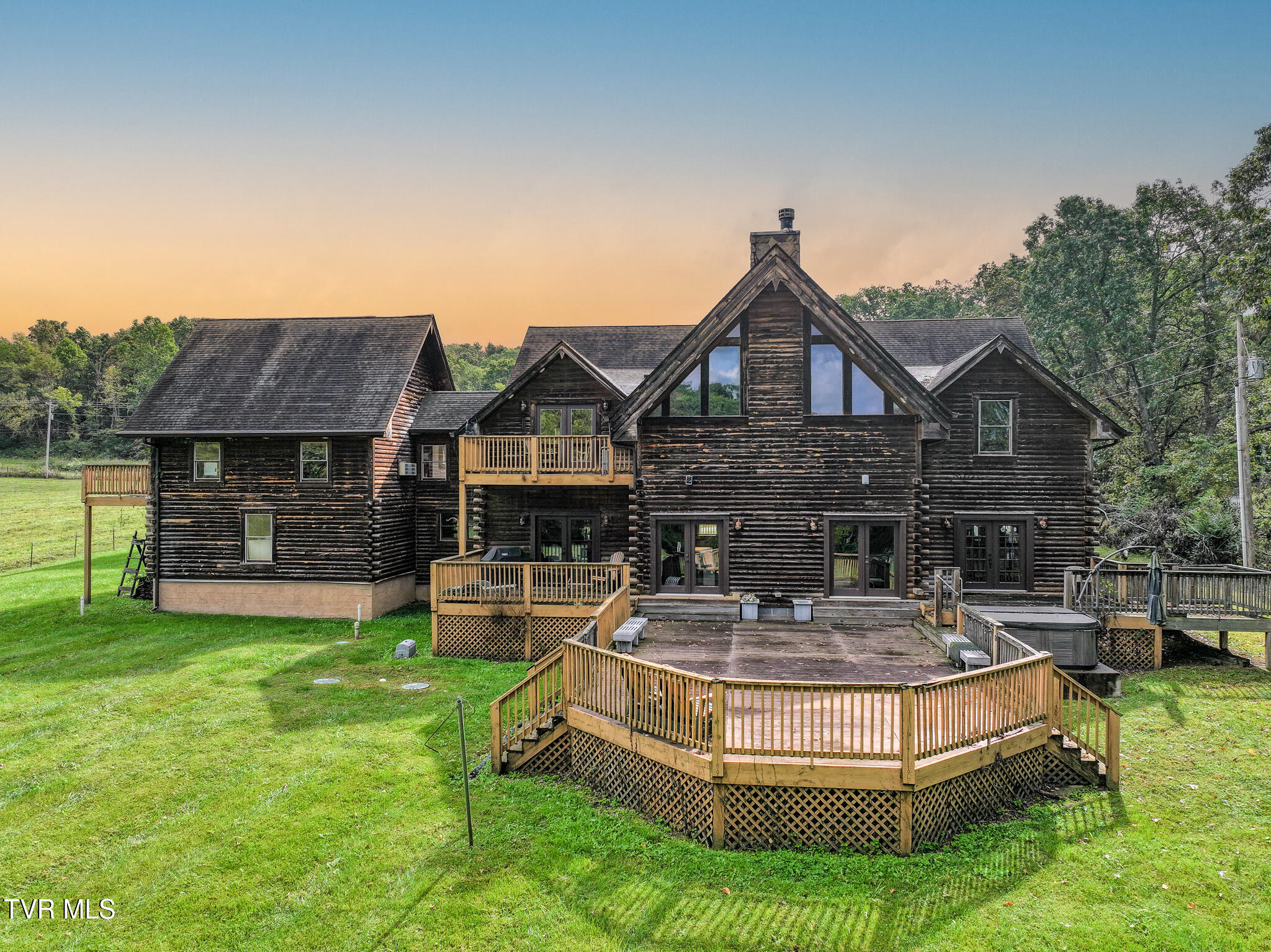 Greeneville, Tennessee, 37745, United States, 5 Bedrooms Bedrooms, ,4 BathroomsBathrooms,Residential,For Sale,1981962