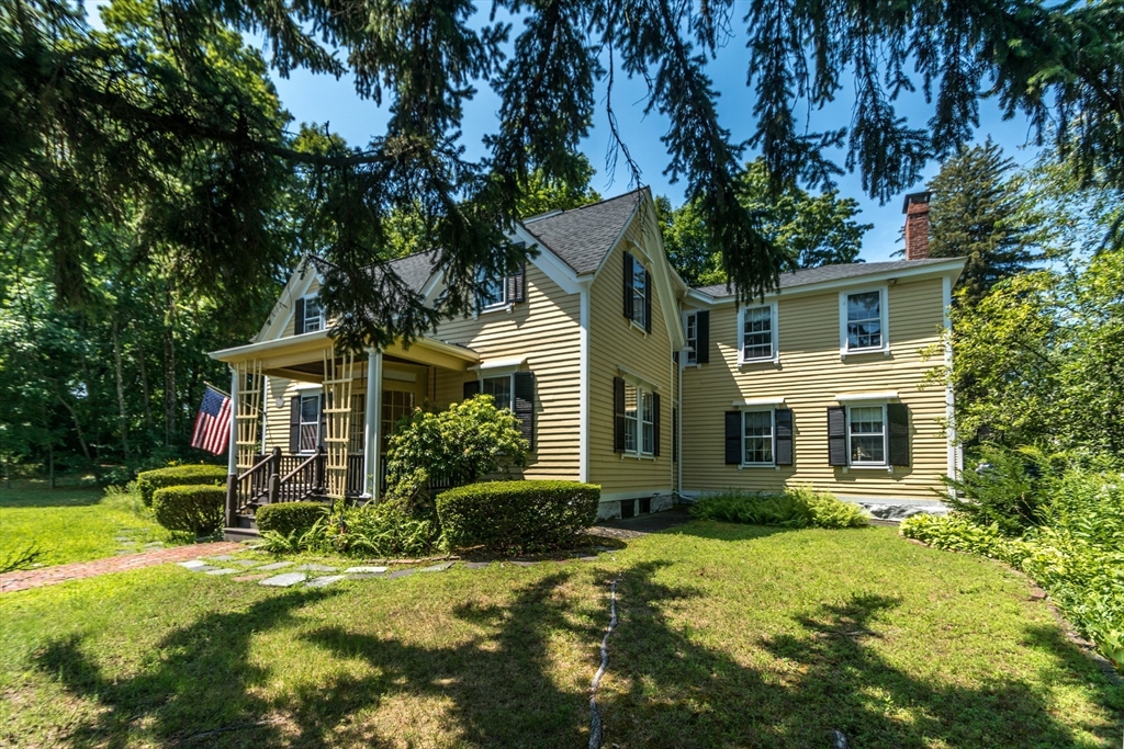 Waltham, Massachusetts, 02451, United States, 5 Bedrooms Bedrooms, ,3 BathroomsBathrooms,Residential,For Sale,1708573