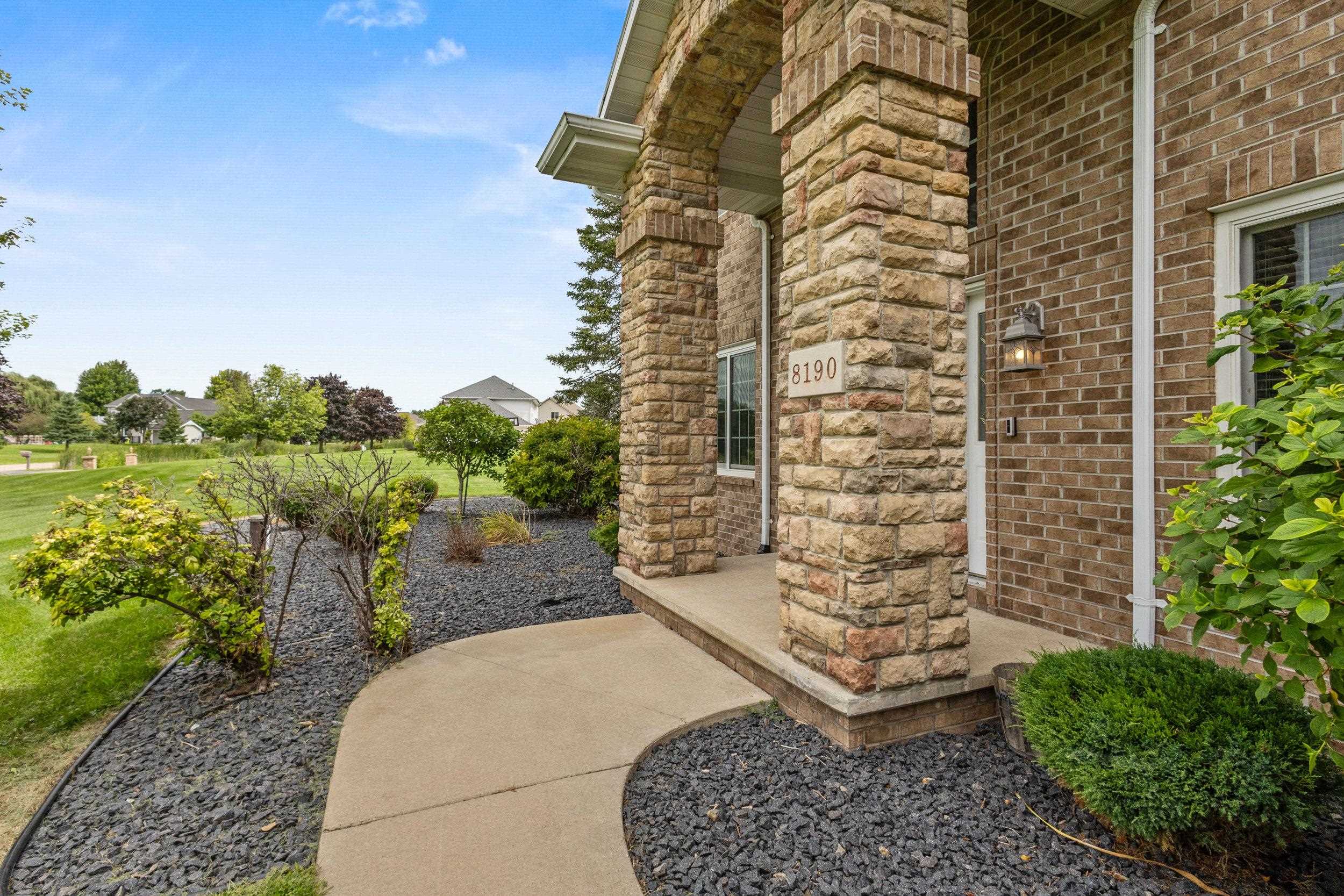 Neenah, Wisconsin, 54956, United States, 4 Bedrooms Bedrooms, ,4 BathroomsBathrooms,Residential,For Sale,1930712