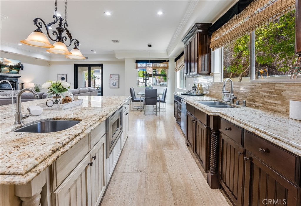 Woodland Hills, California, 91367, United States, 5 Bedrooms Bedrooms, ,6 BathroomsBathrooms,Residential,For Sale,1973826