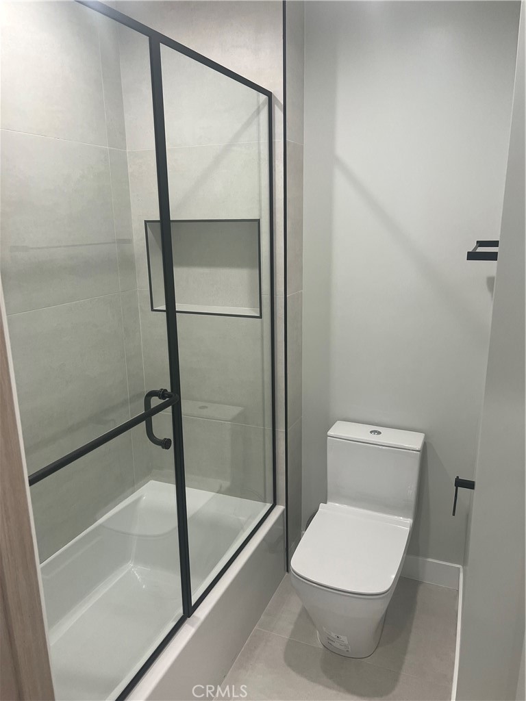 Sherman Oaks, California, 91411, United States, 2 Bedrooms Bedrooms, ,2 BathroomsBathrooms,Residential,For Sale,1925471